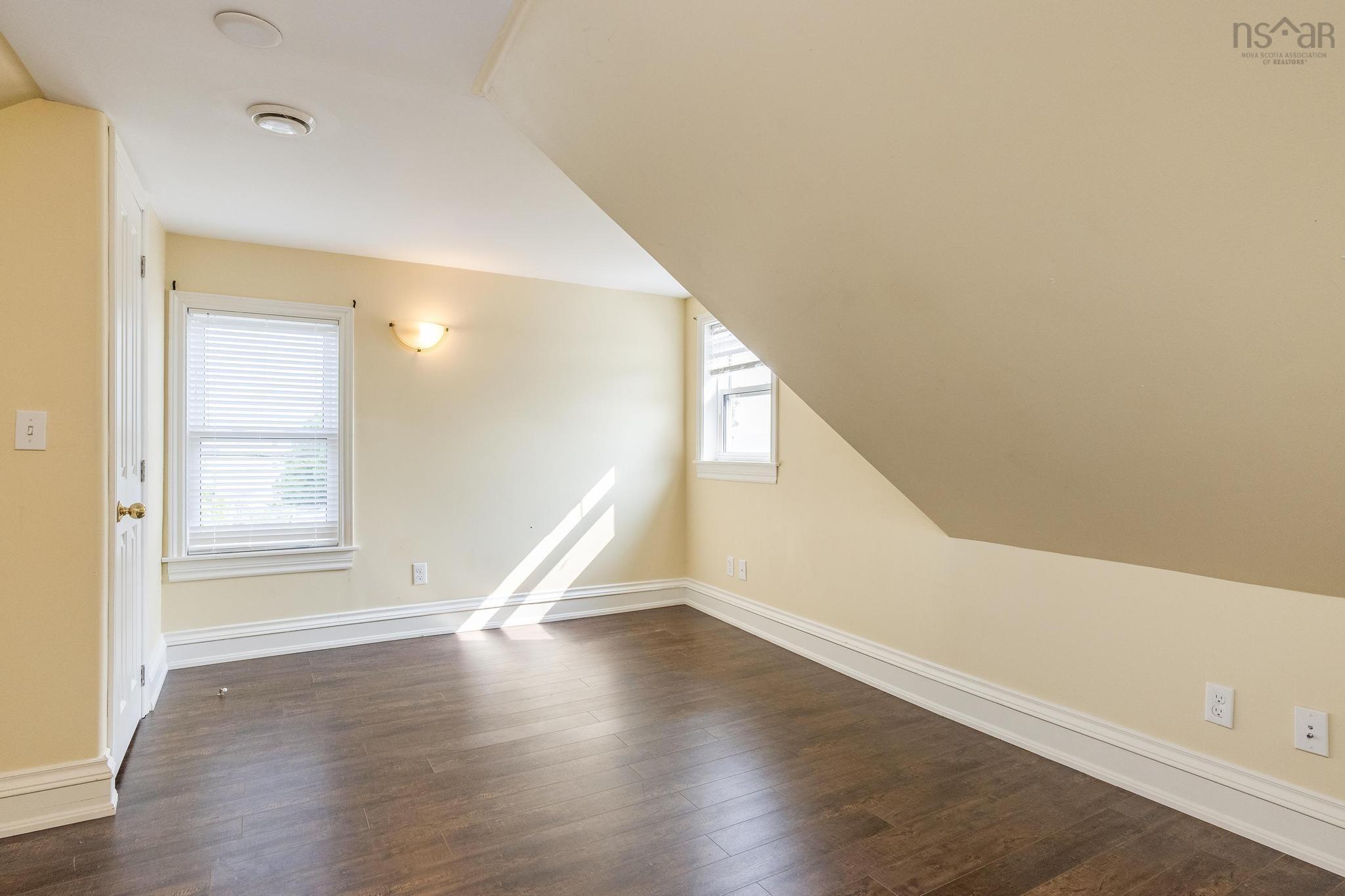 $1,049,000.00: 76 Montague Row, Digby