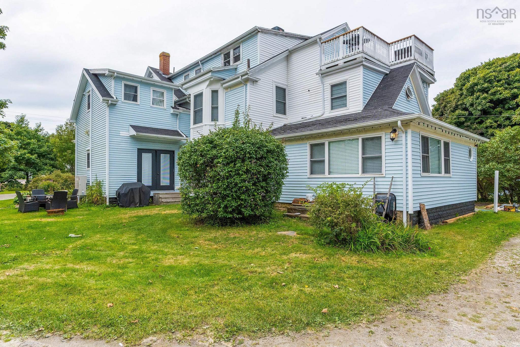 $1,095,000.00: 76 Montague Row, Digby