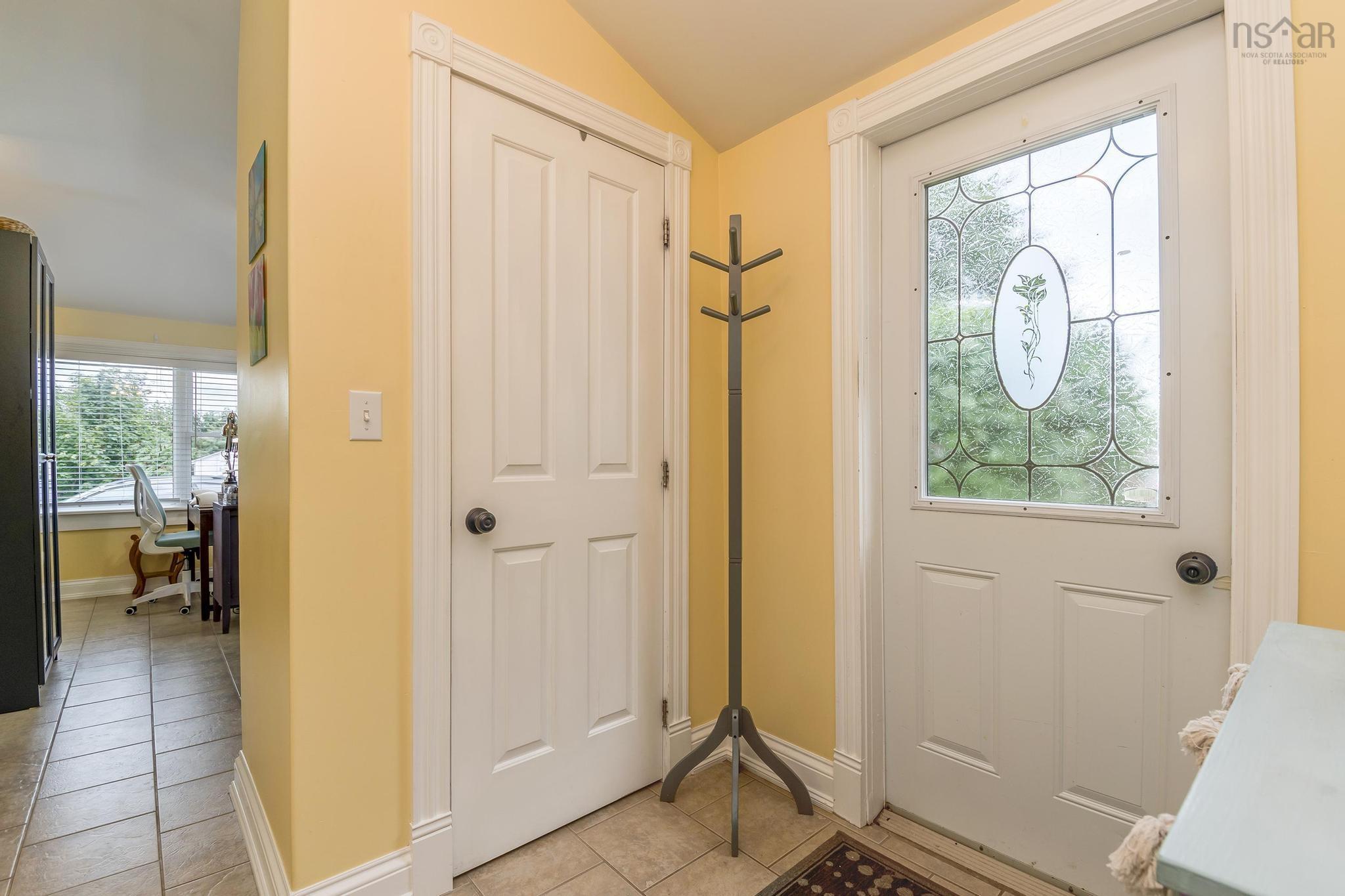 $1,049,000.00: 76 Montague Row, Digby