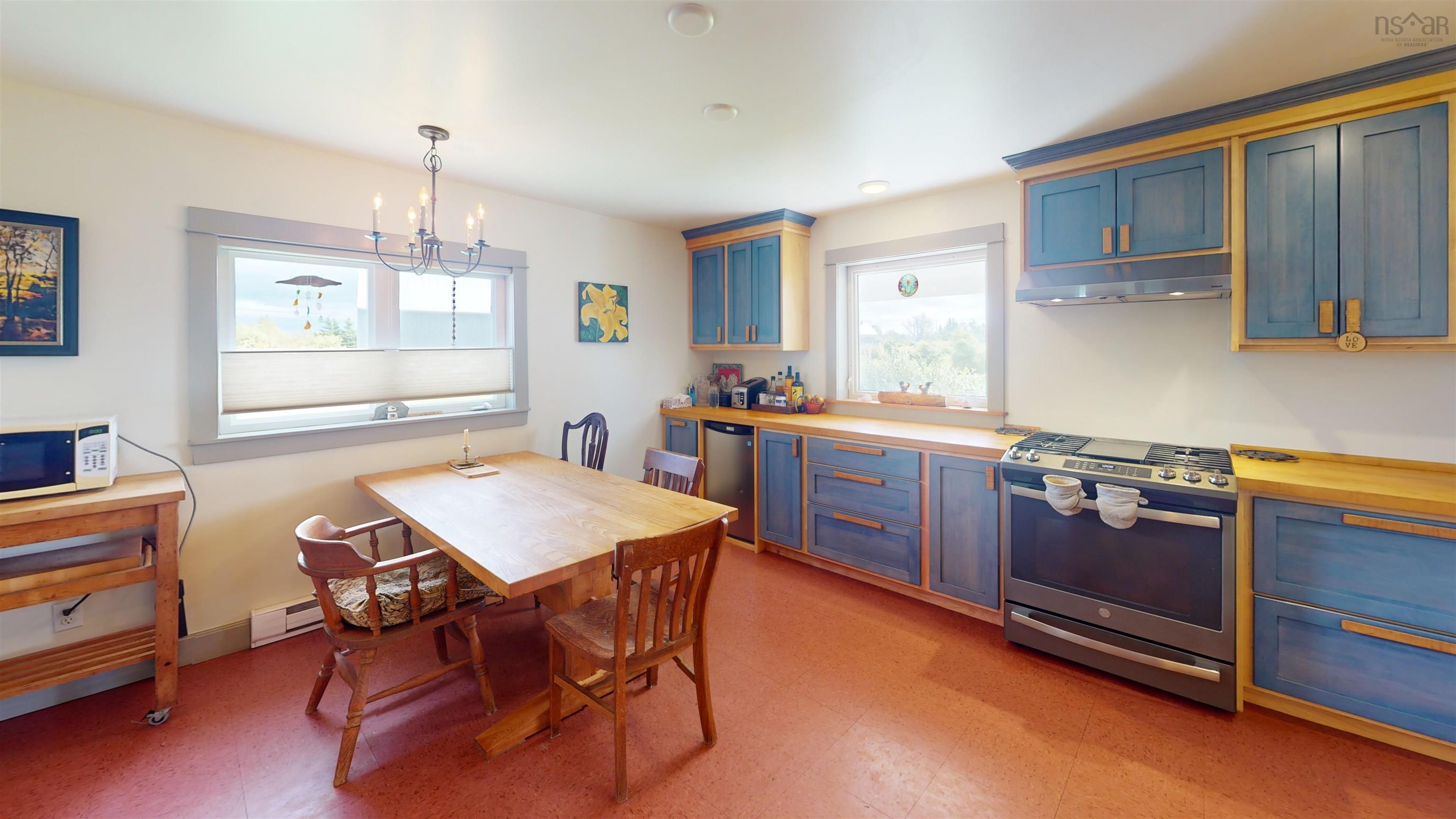 $450,000.00: 803 6 Highway, Marshville