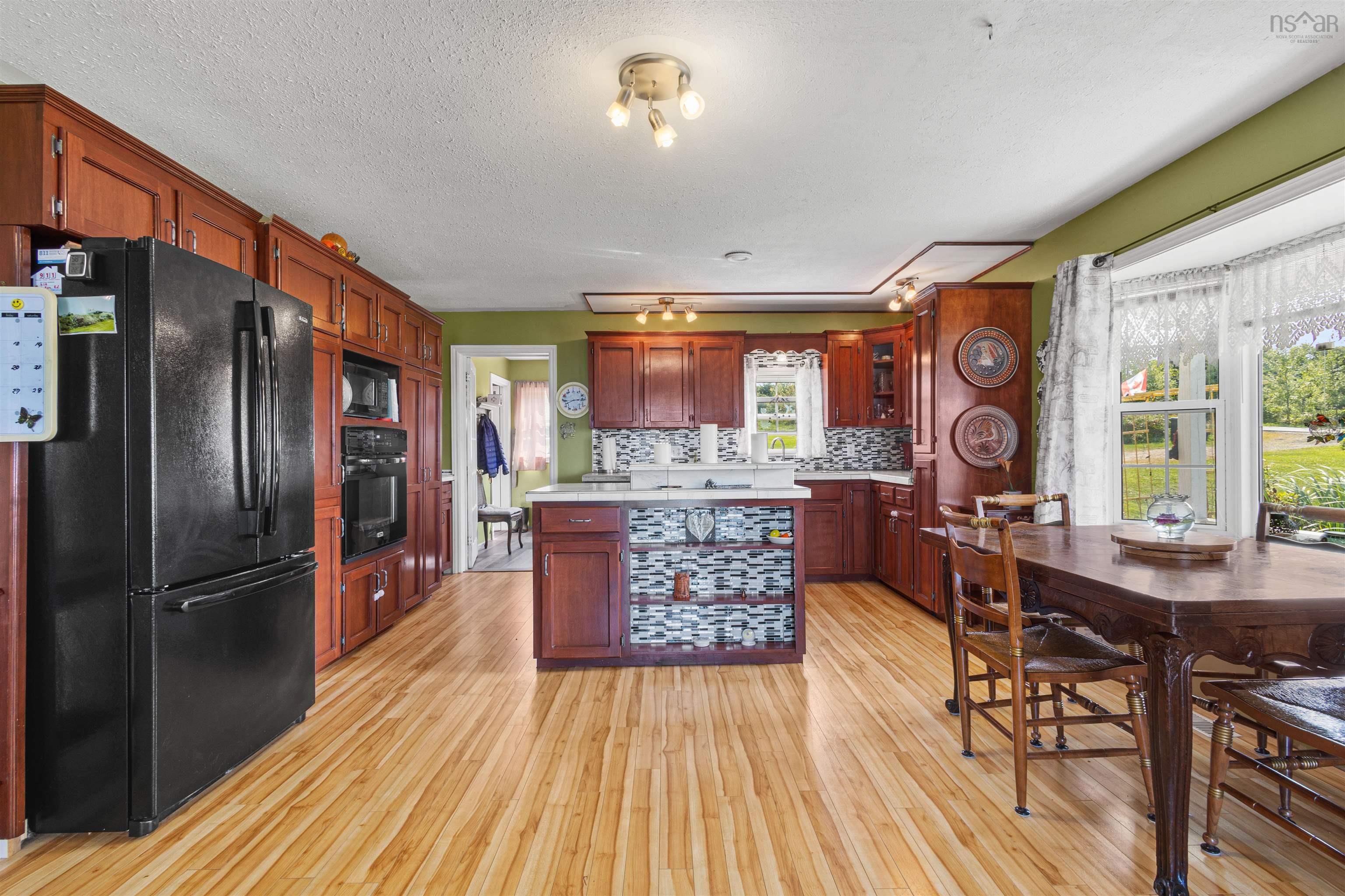 $649,900.00: 316 Brinton Road, Port Lorne