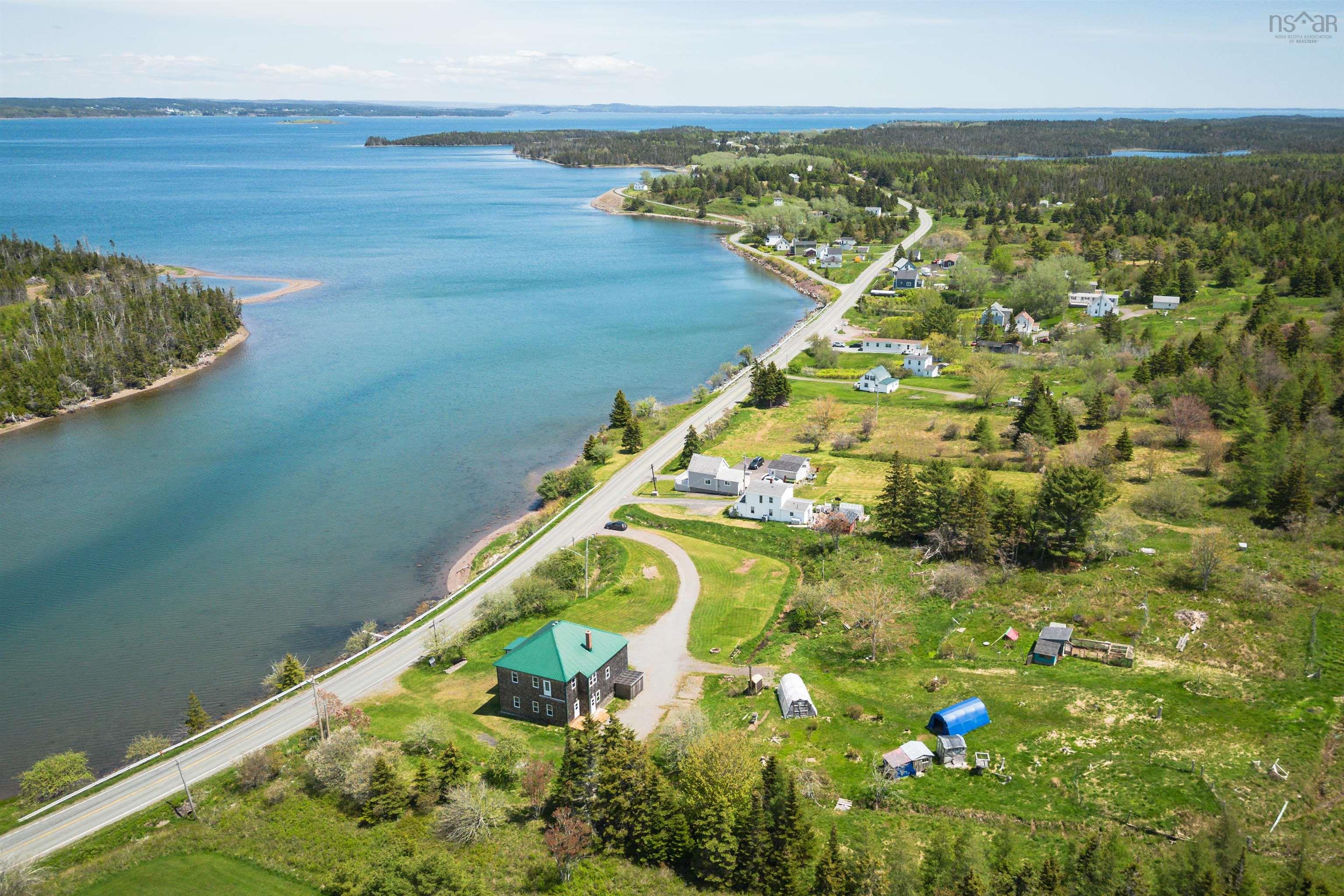$320,000.00: 2714 Highway 320, Poulamon