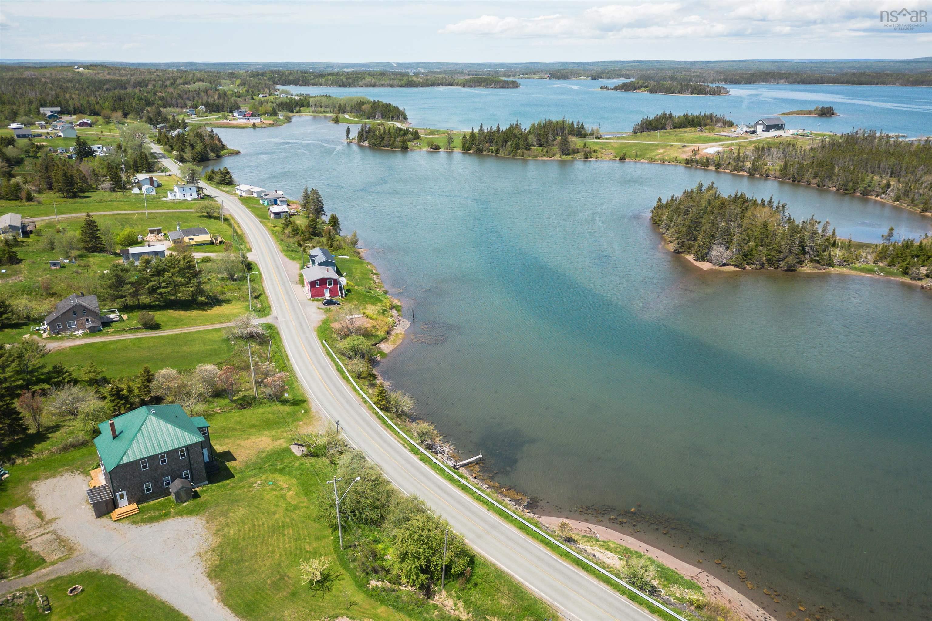 $320,000.00: 2714 Highway 320, Poulamon