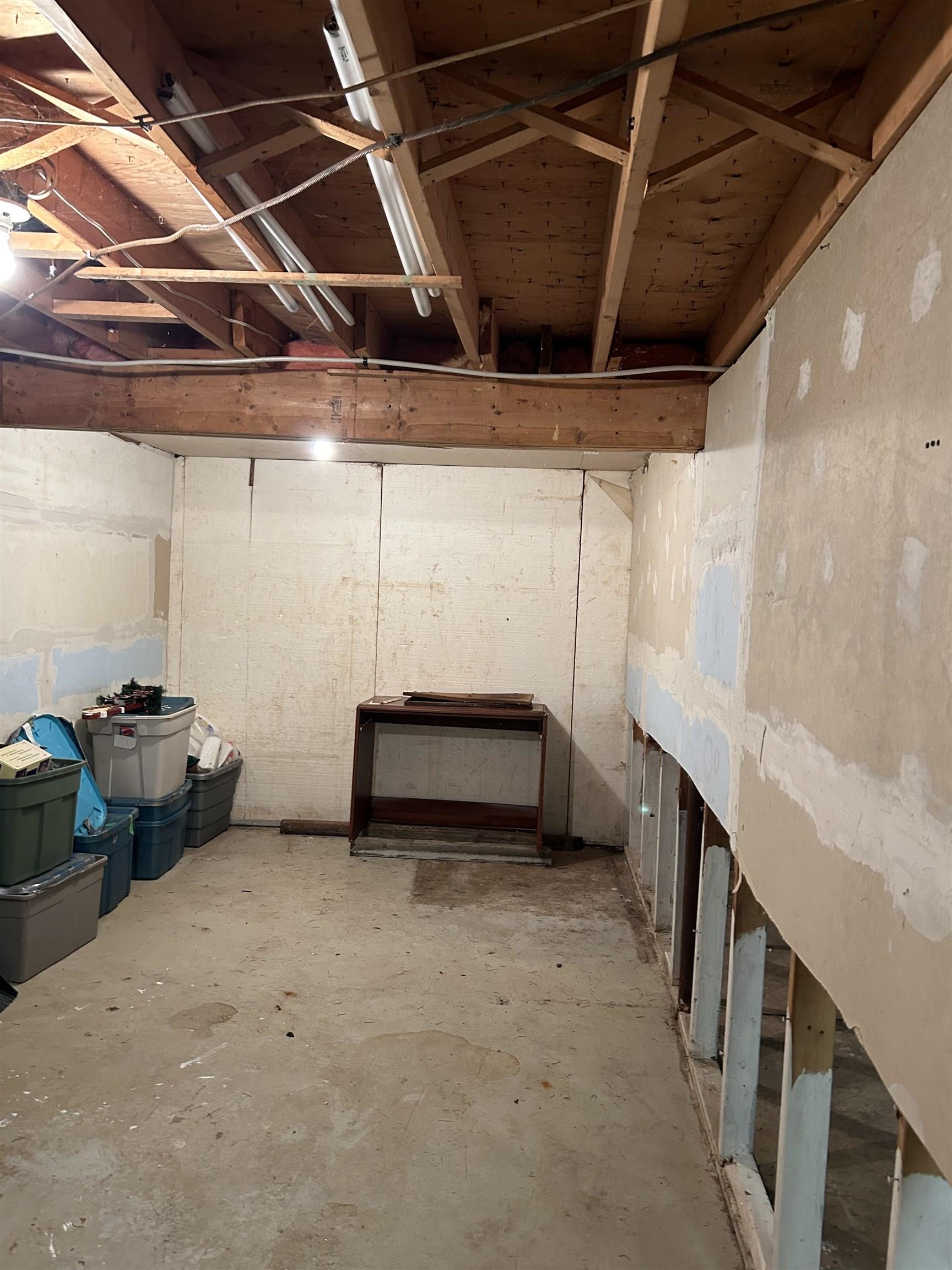 $375,000.00: 2A/B Wellington Court, Truro
