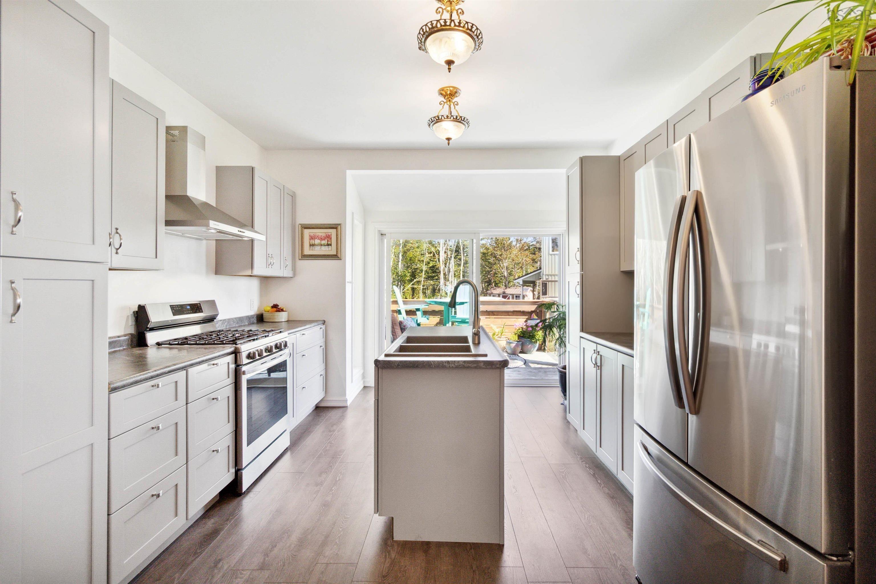 $995,000.00: 79 Five Rivers Drive, White Point