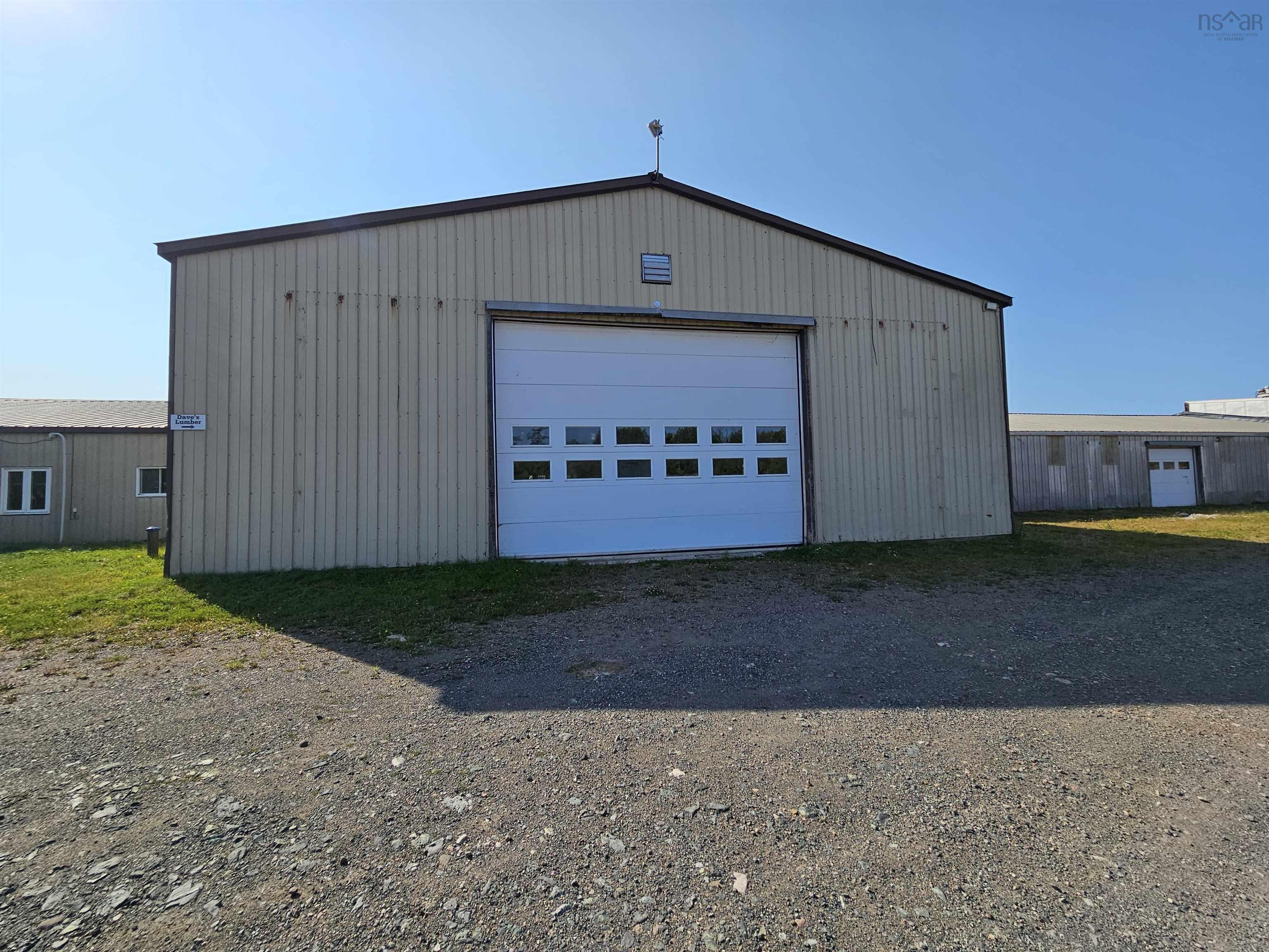 $695,000.00: 3777 Highway 4, Central West River