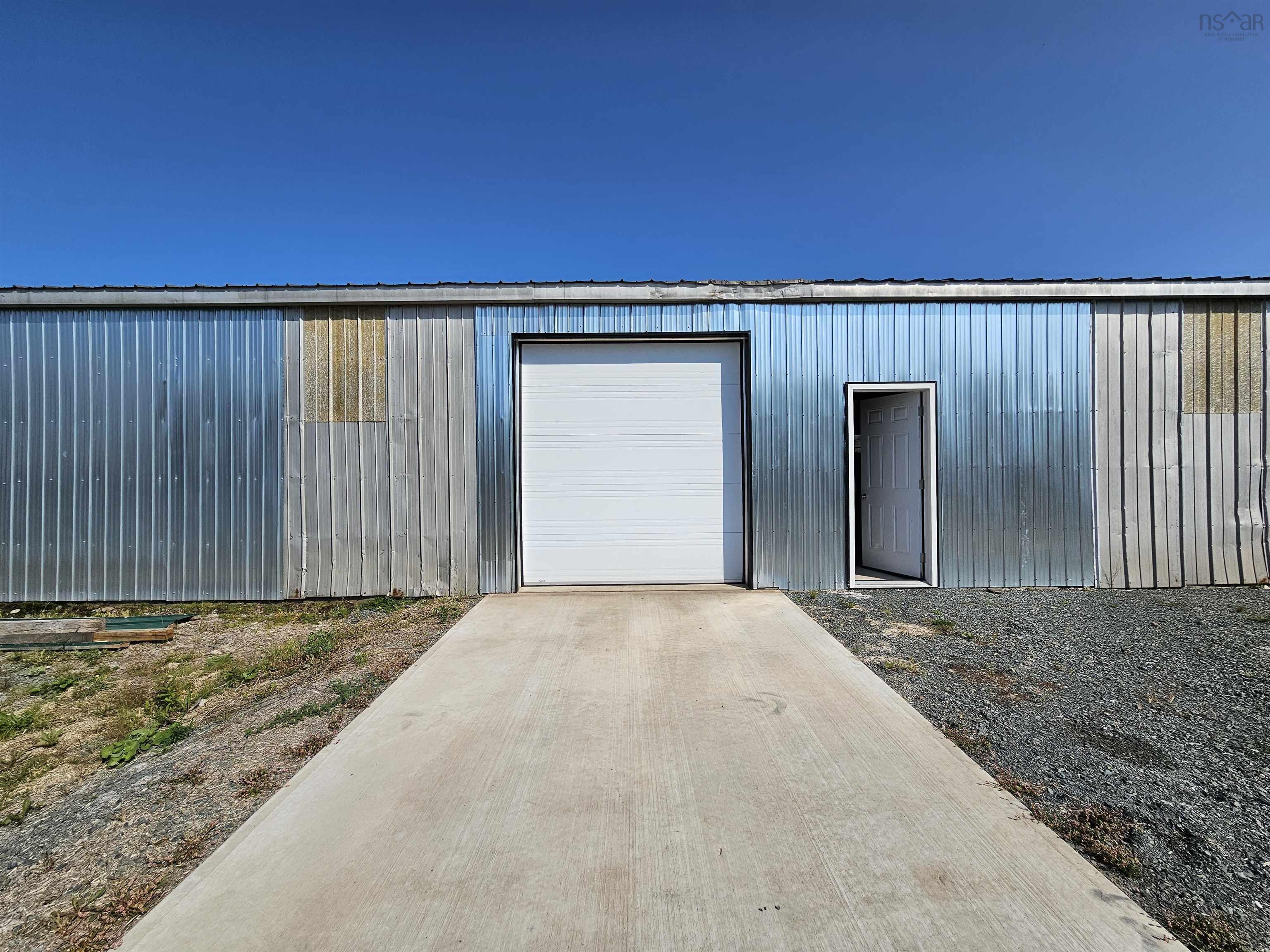 $695,000.00: 3777 Highway 4, Central West River