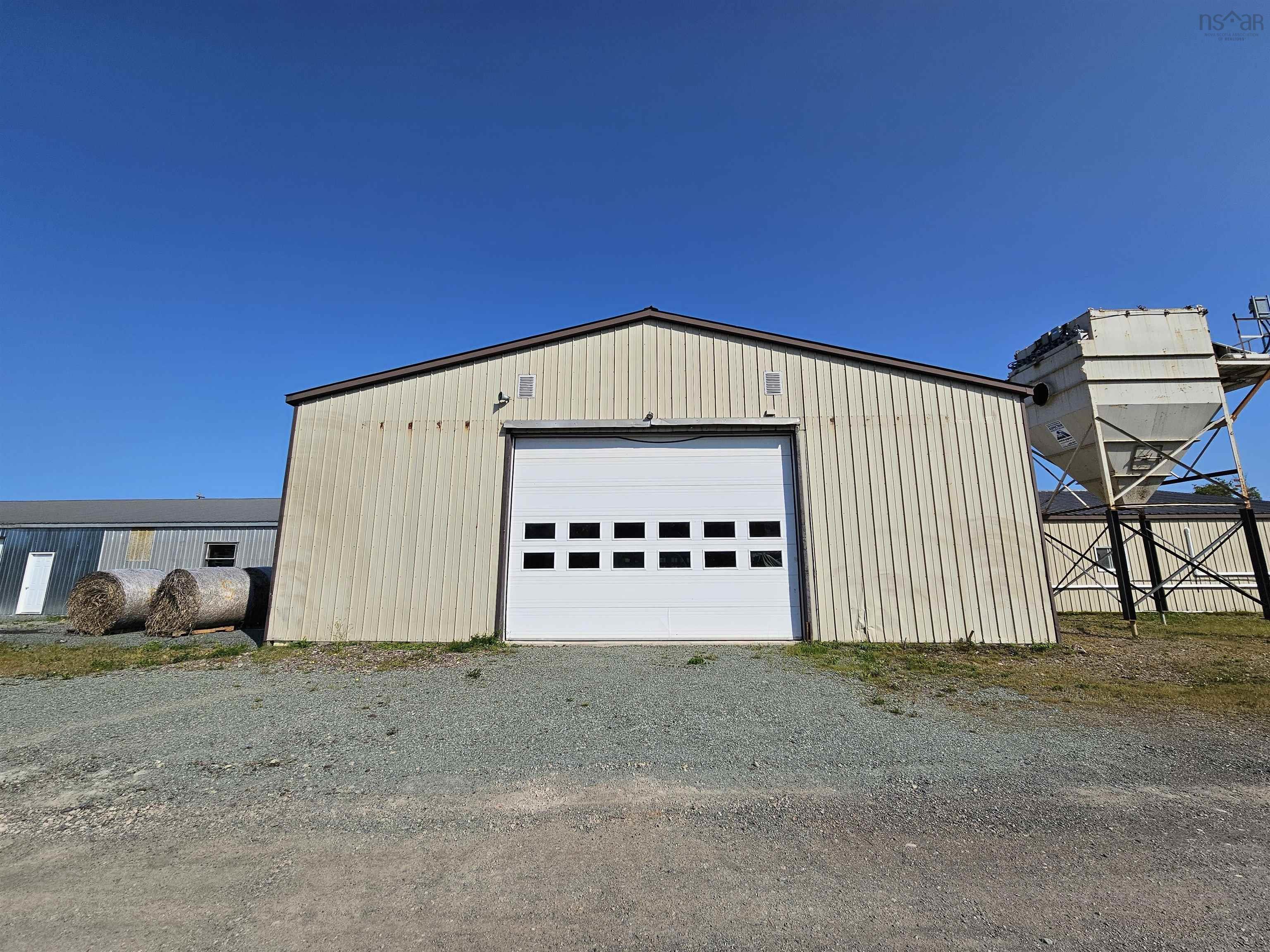 $695,000.00: 3777 Highway 4, Central West River