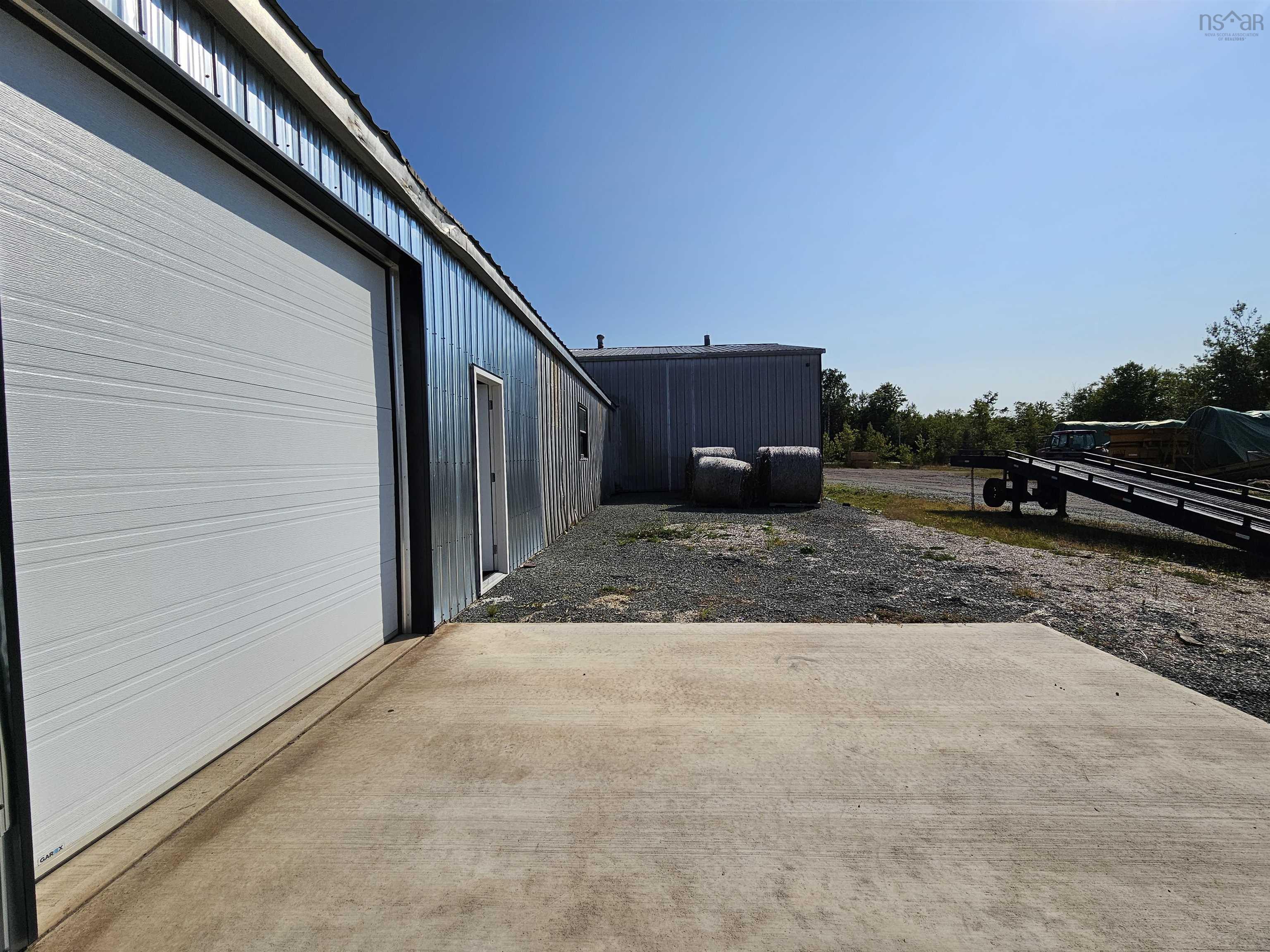 $695,000.00: 3777 Highway 4, Central West River