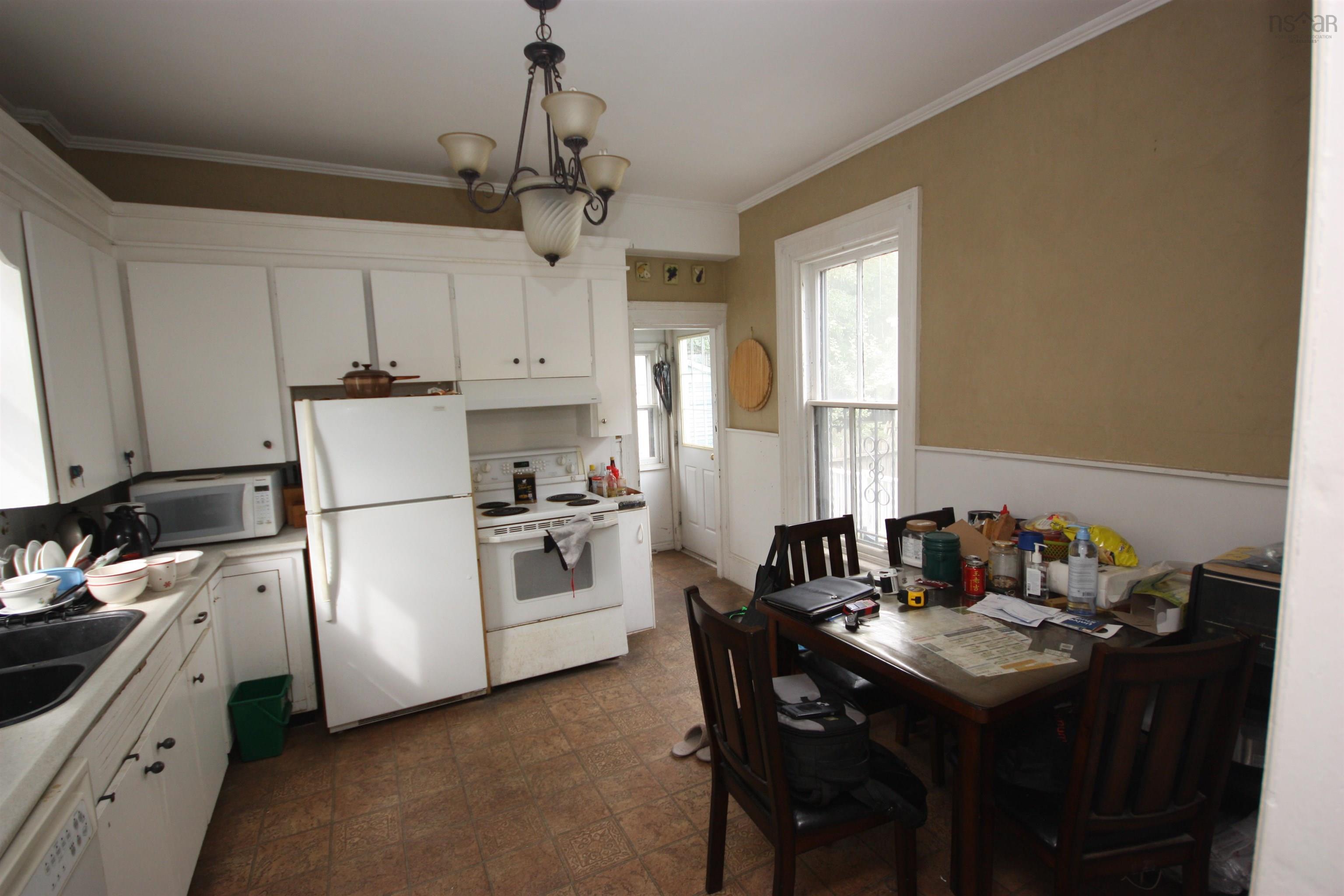 $950,000.00: 6203 Jubilee Road, Halifax