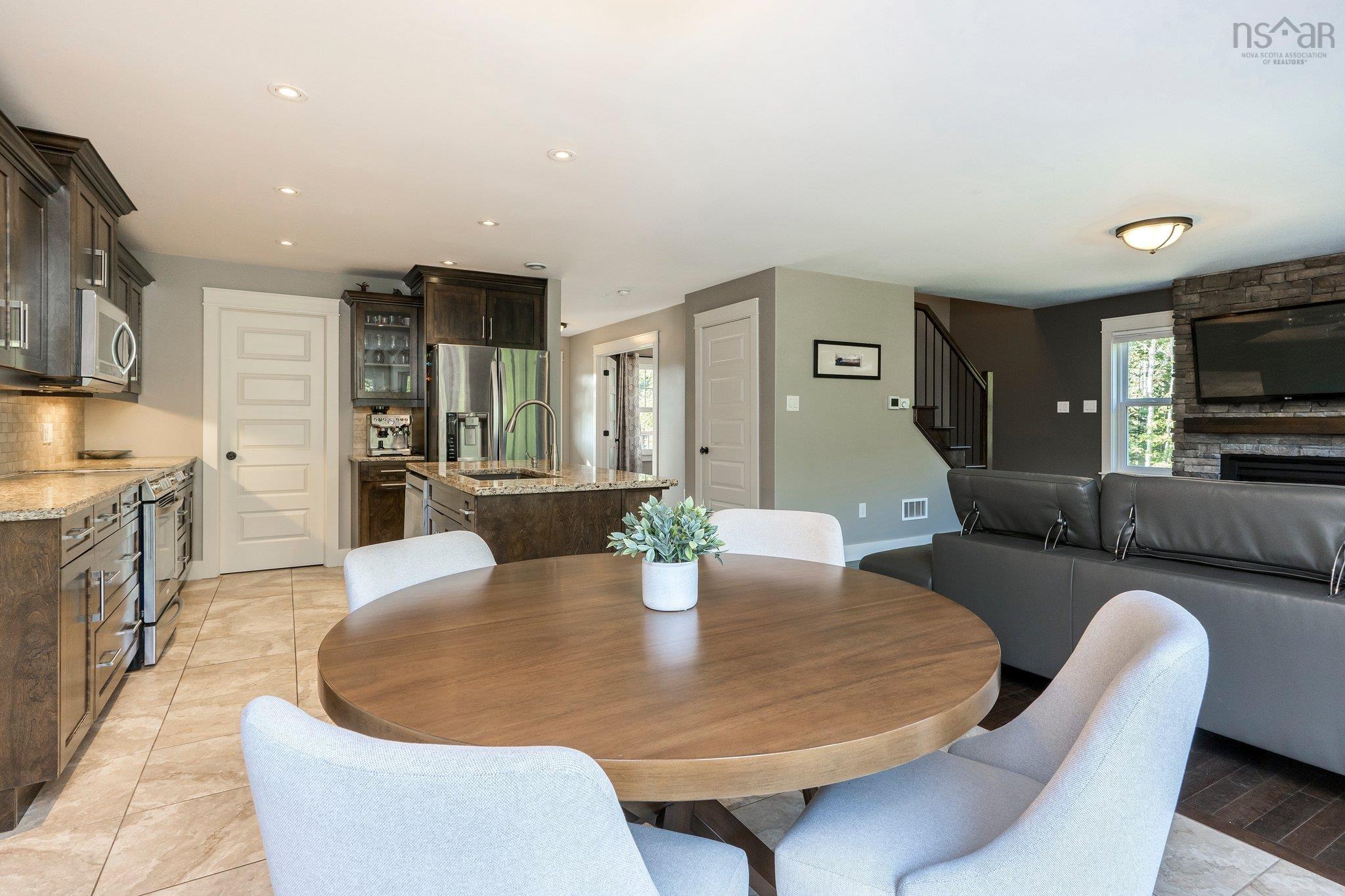 $849,900.00: 110 Coulter Crescent, Oakfield
