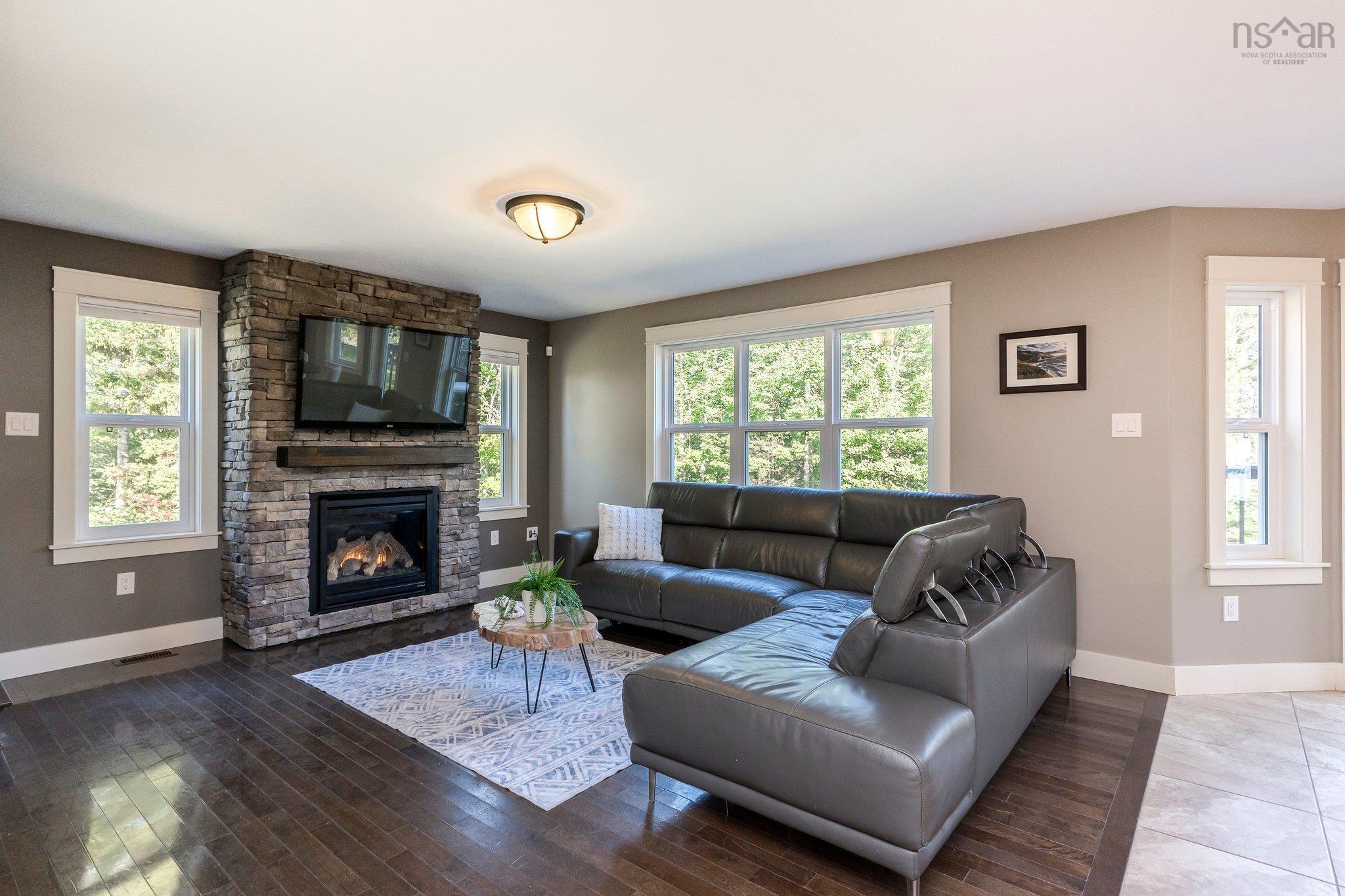 $849,900.00: 110 Coulter Crescent, Oakfield