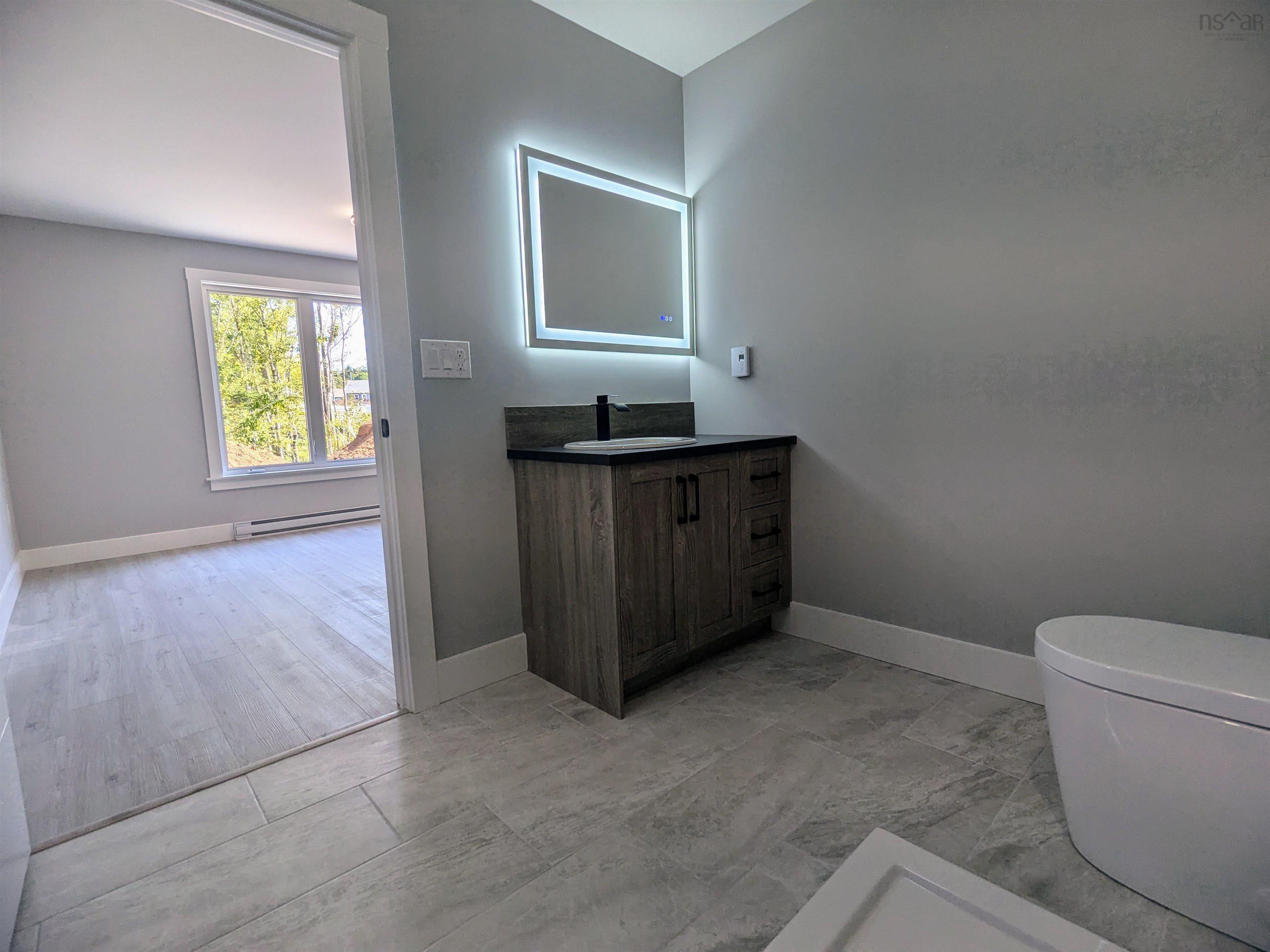 $599,900.00: 32 30 Shadebush Walk, Upper Sackville