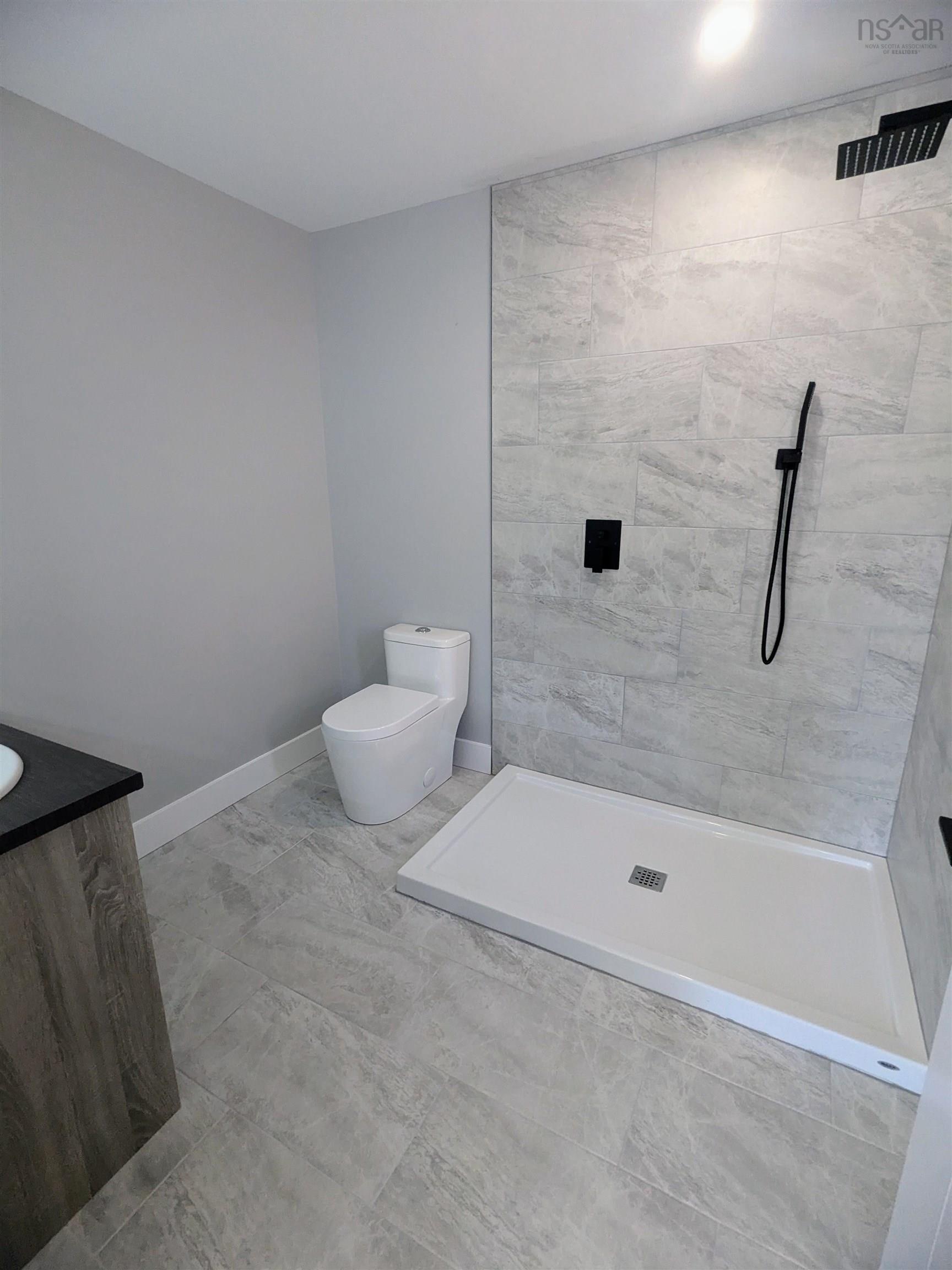 $599,900.00: 32 30 Shadebush Walk, Upper Sackville