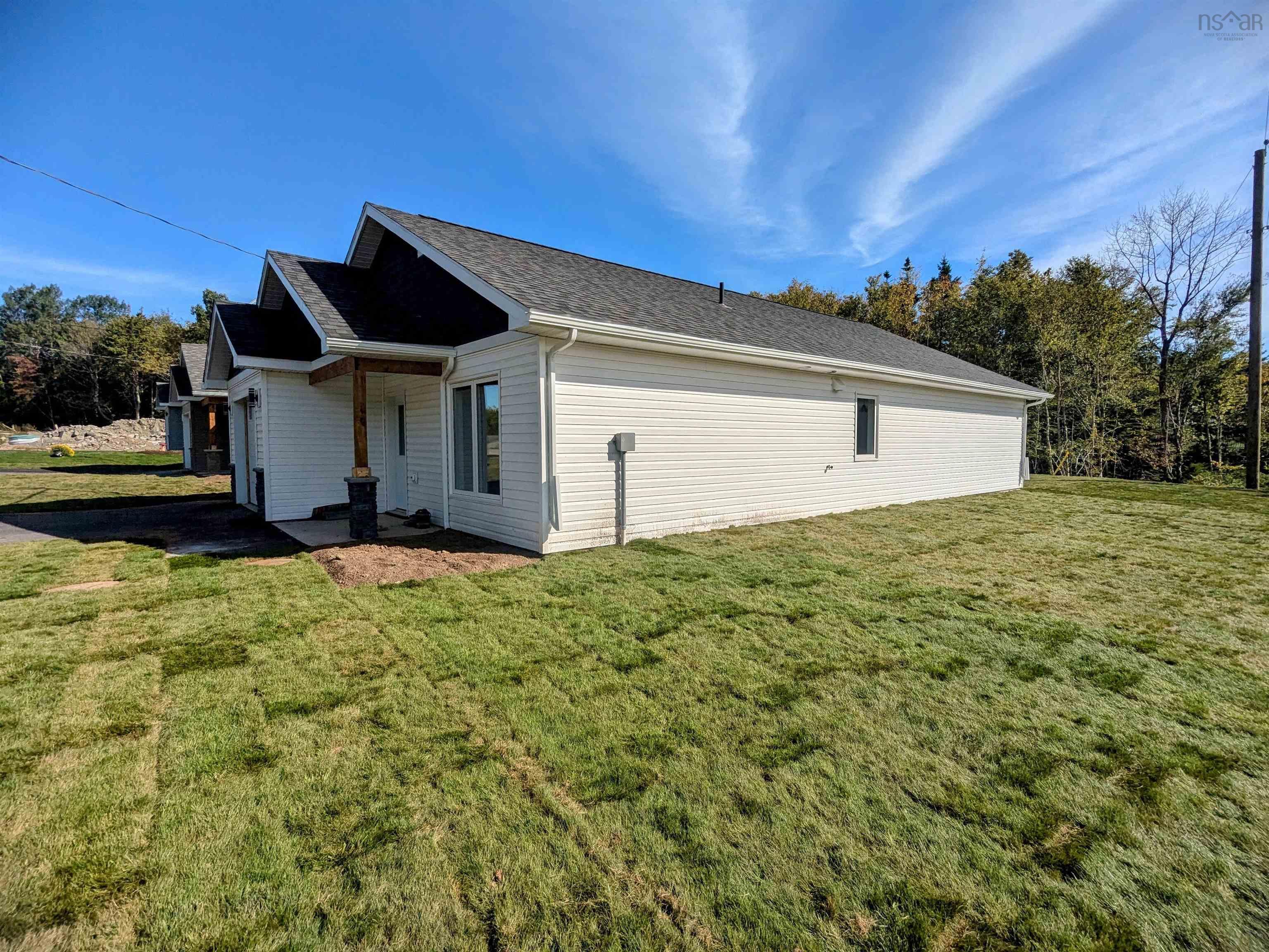 $599,900.00: 32 30 Shadebush Walk, Upper Sackville