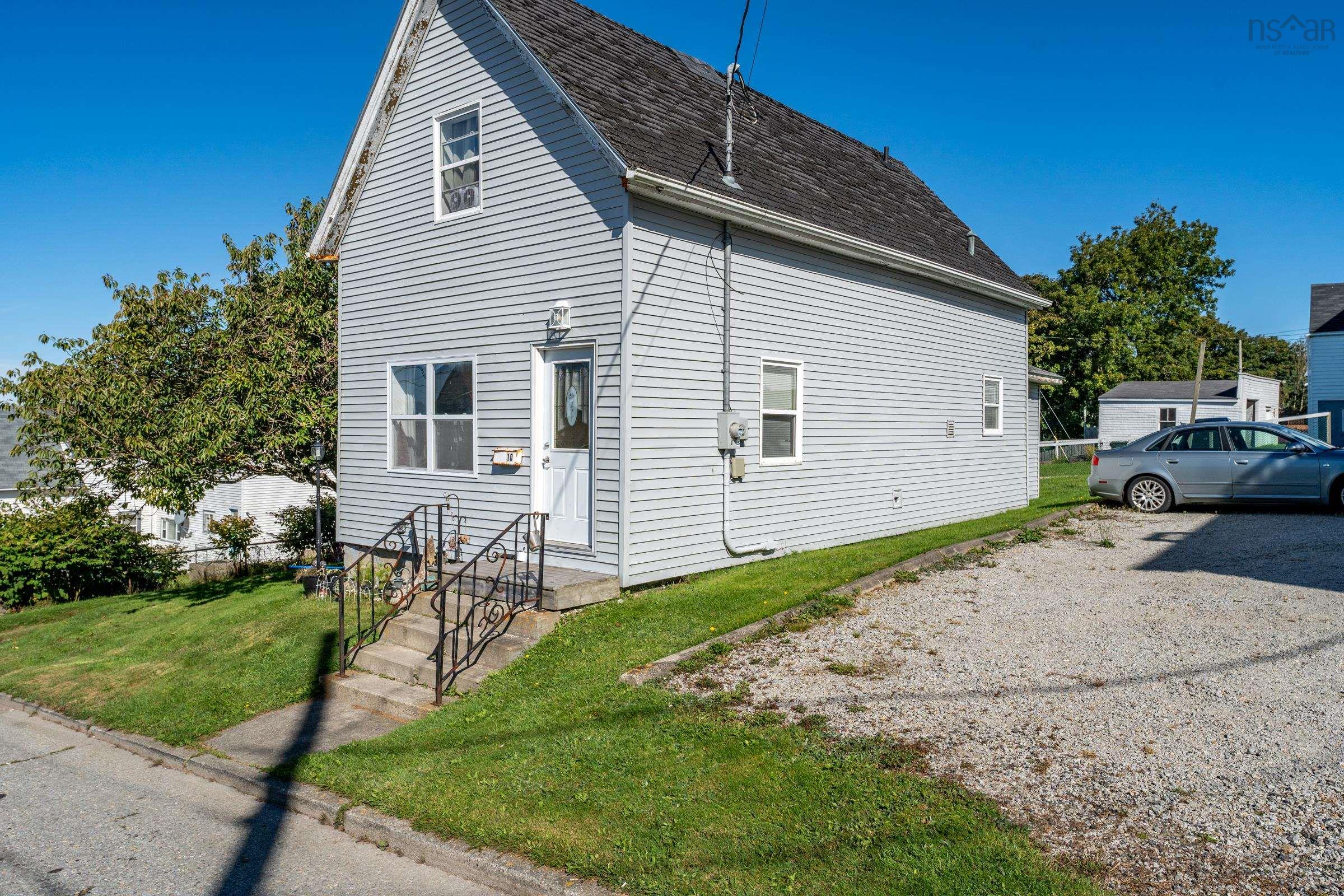 $179,900.00: 10 Store Street, Yarmouth