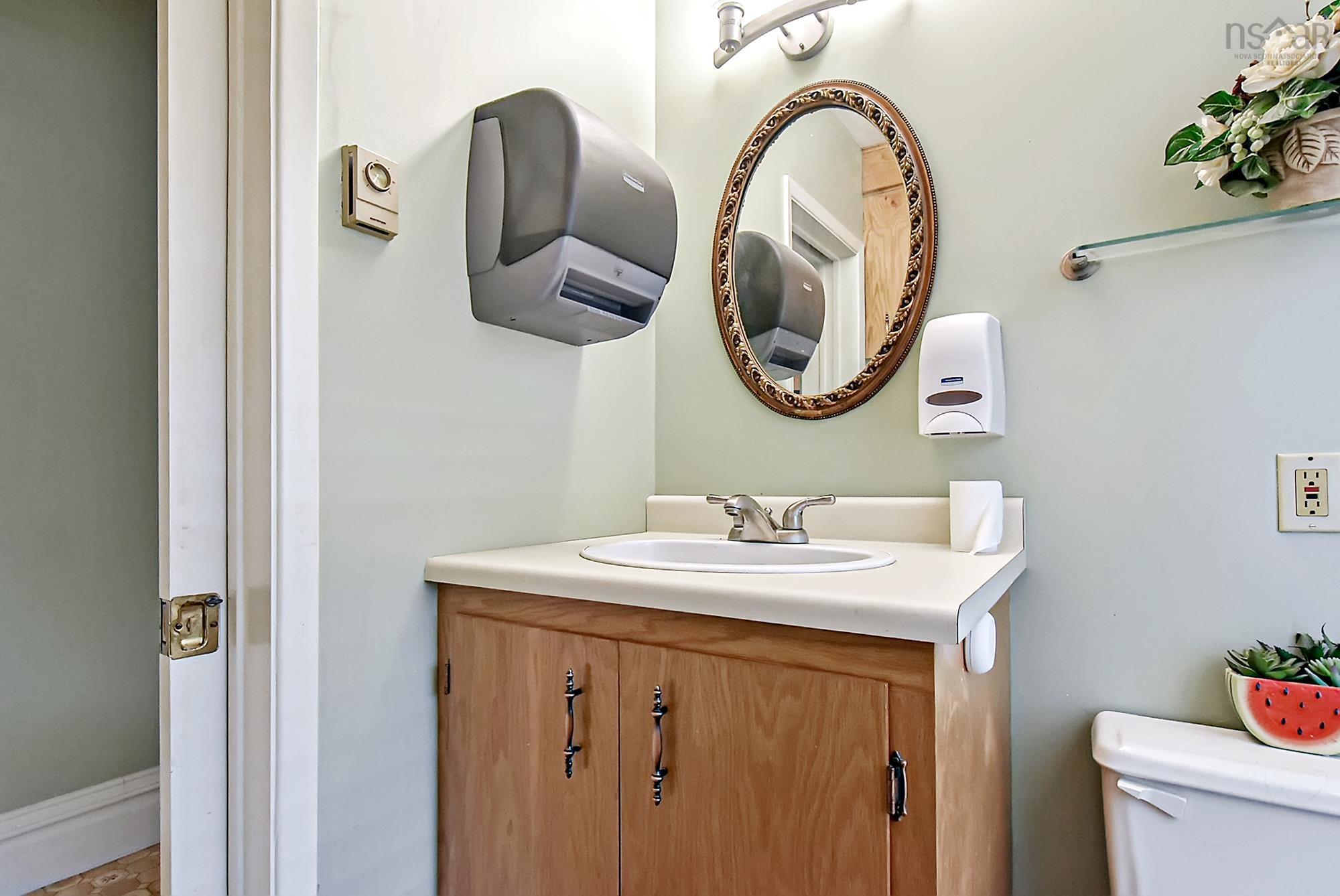 $849,900.00: 172, 184, 194 King Street, Windsor