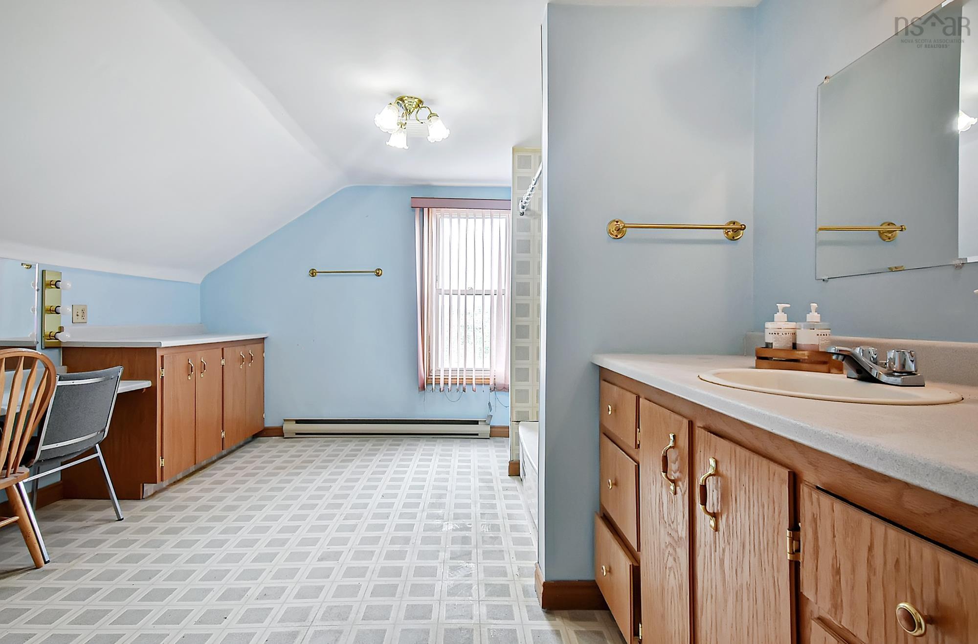 $849,900.00: 172, 184, 194 King Street, Windsor