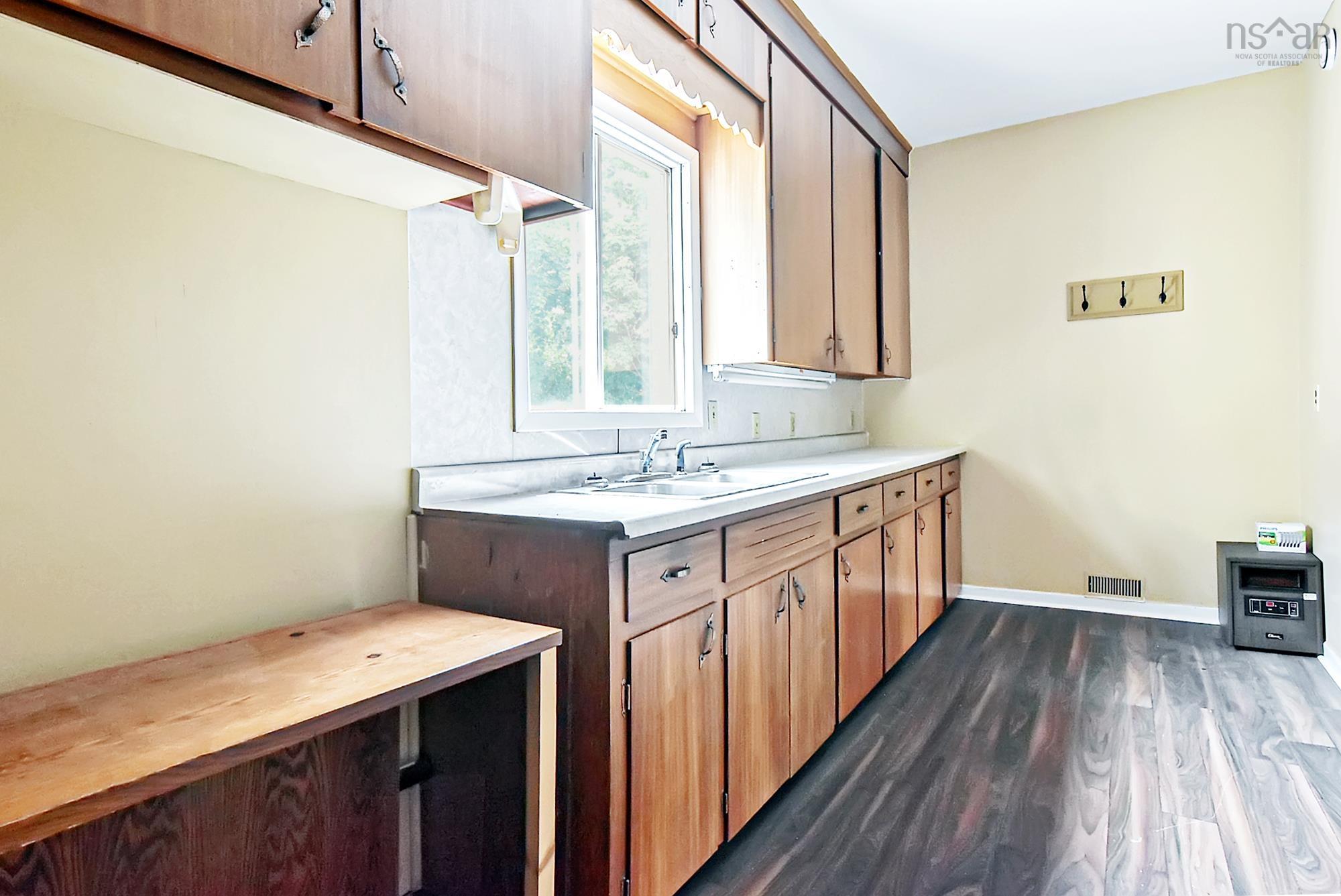 $849,900.00: 172, 184, 194 King Street, Windsor