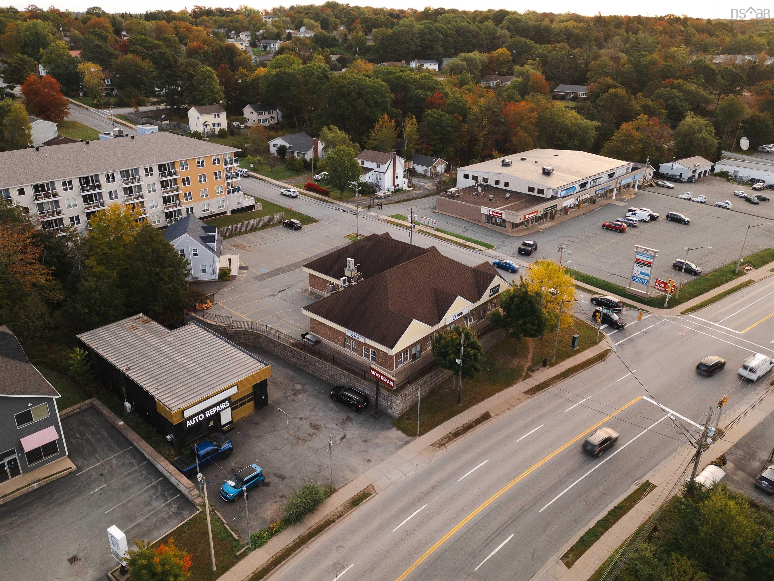 $1,390,000.00: 1 Pinehill Drive, Lower Sackville