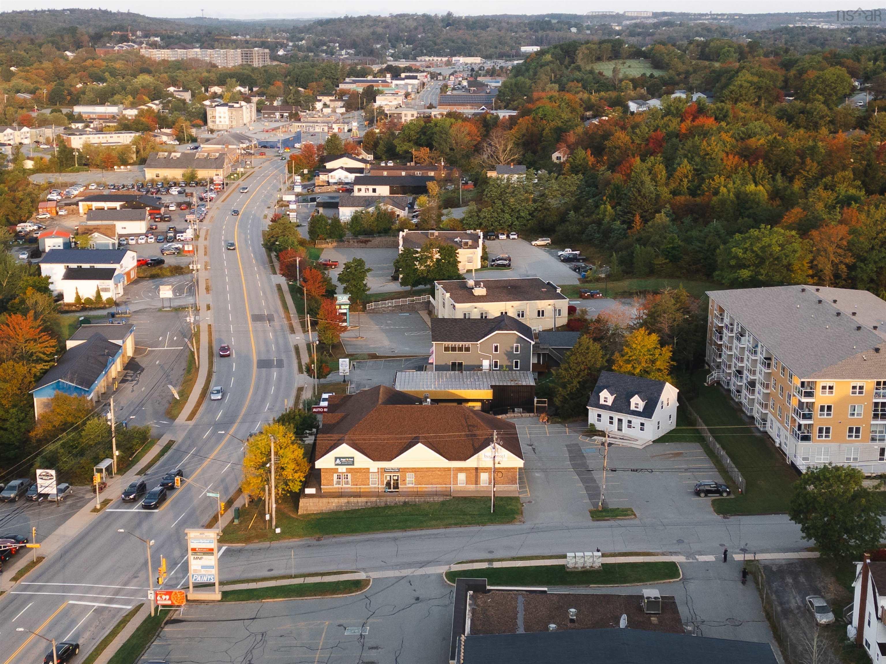 $1,390,000.00: 1 Pinehill Drive, Lower Sackville