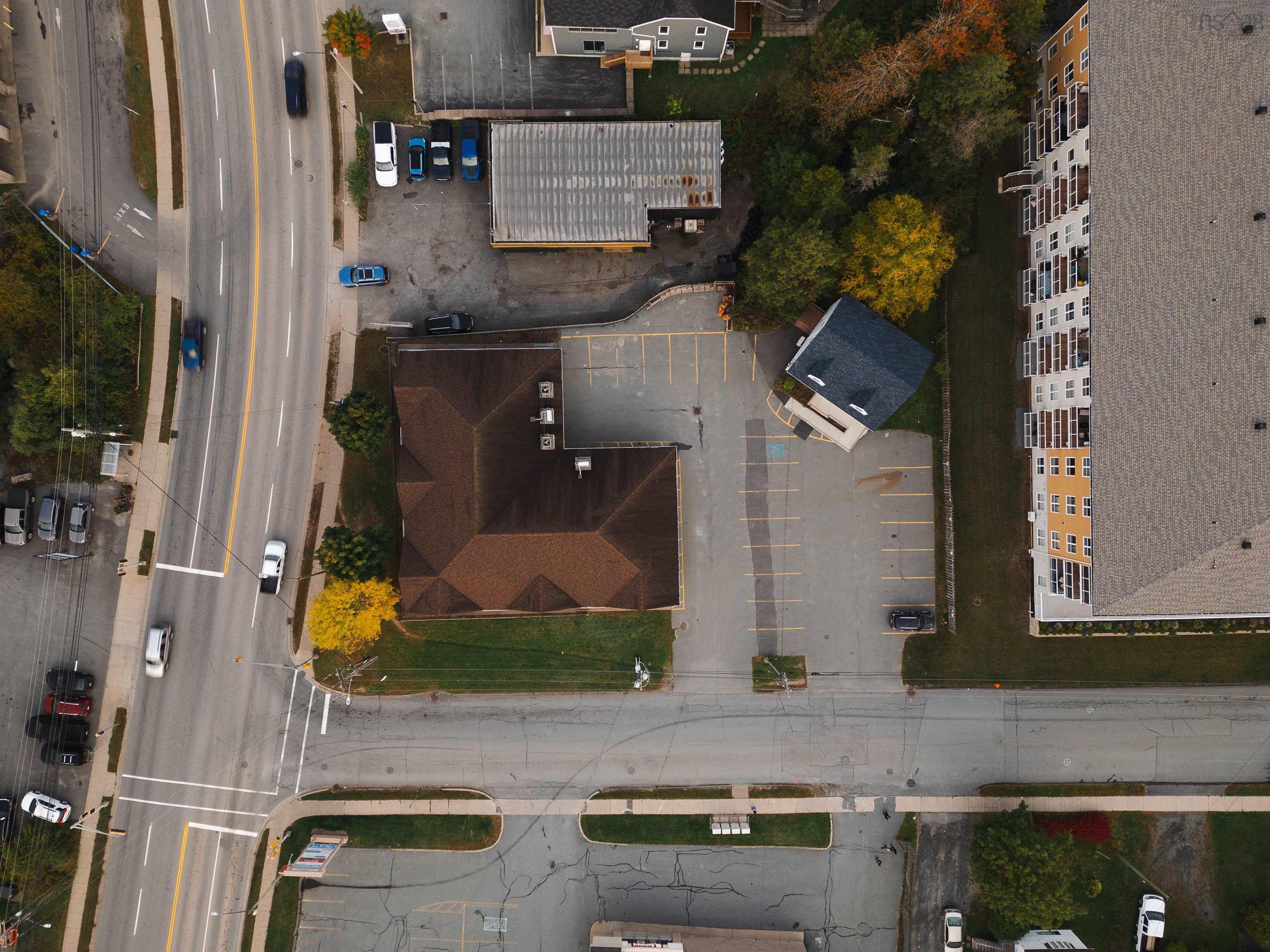 $1,390,000.00: 1 Pinehill Drive, Lower Sackville