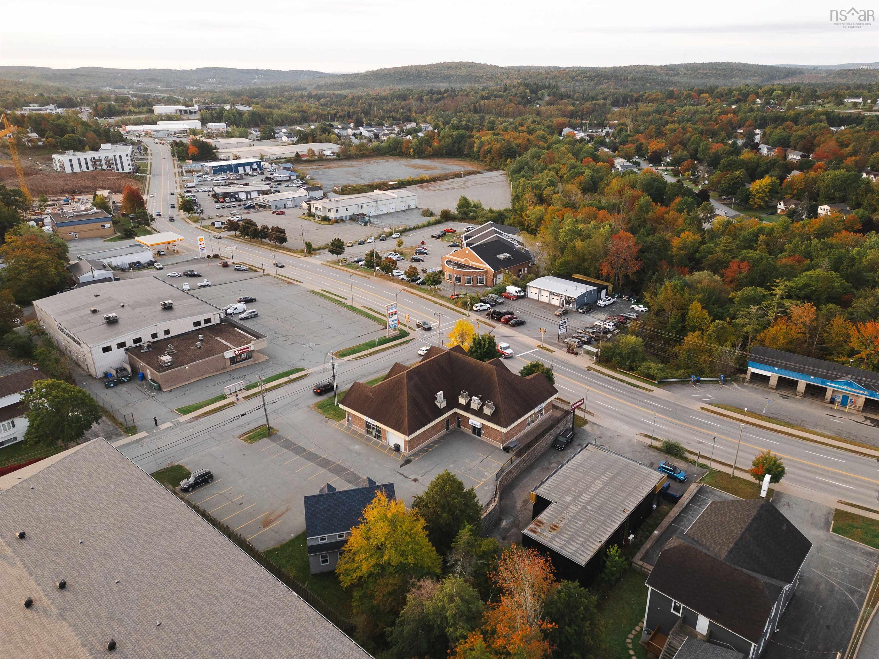 $1,390,000.00: 1 Pinehill Drive, Lower Sackville