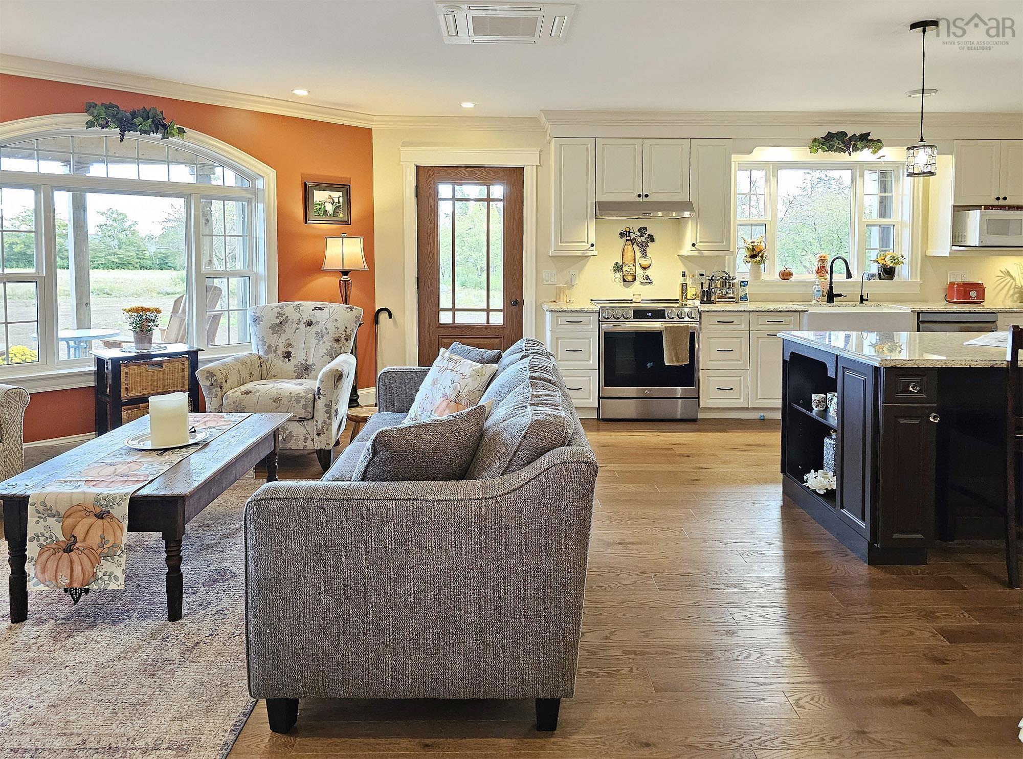 $699,000.00: 1572 Lansdowne Road, Bear River