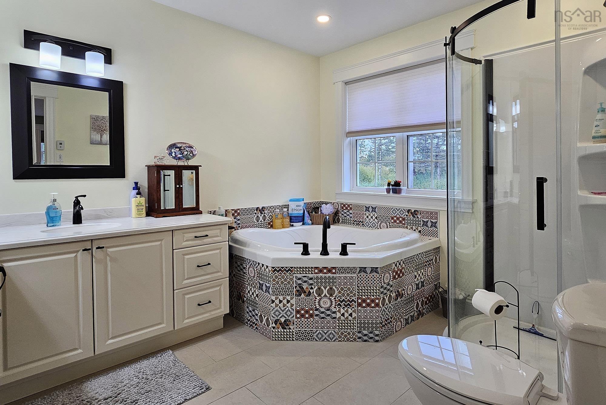 $699,000.00: 1572 Lansdowne Road, Bear River