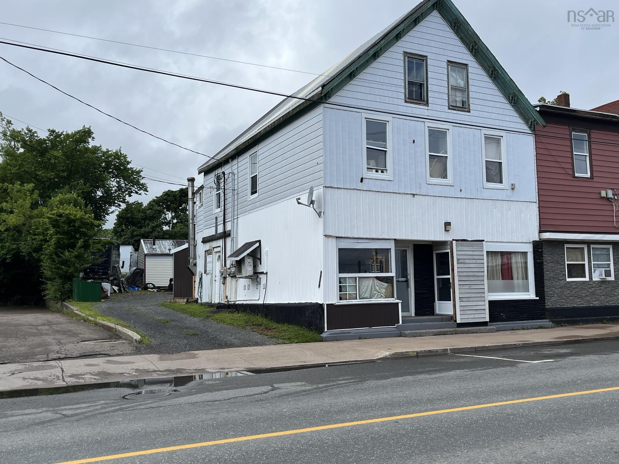 $304,000.00: 260-262 Foord Street, Stellarton