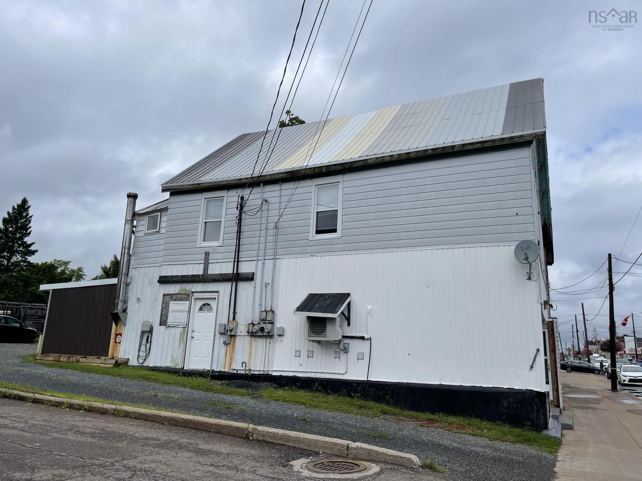 $304,000.00: 260-262 Foord Street, Stellarton
