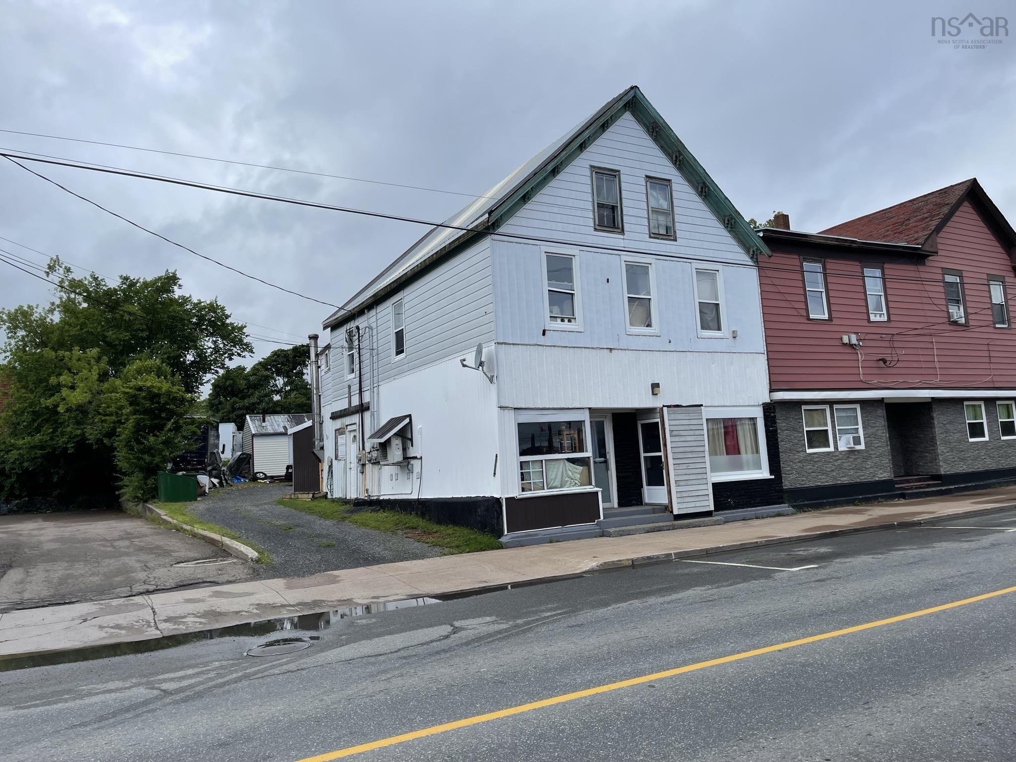$304,000.00: 260-262 Foord Street, Stellarton