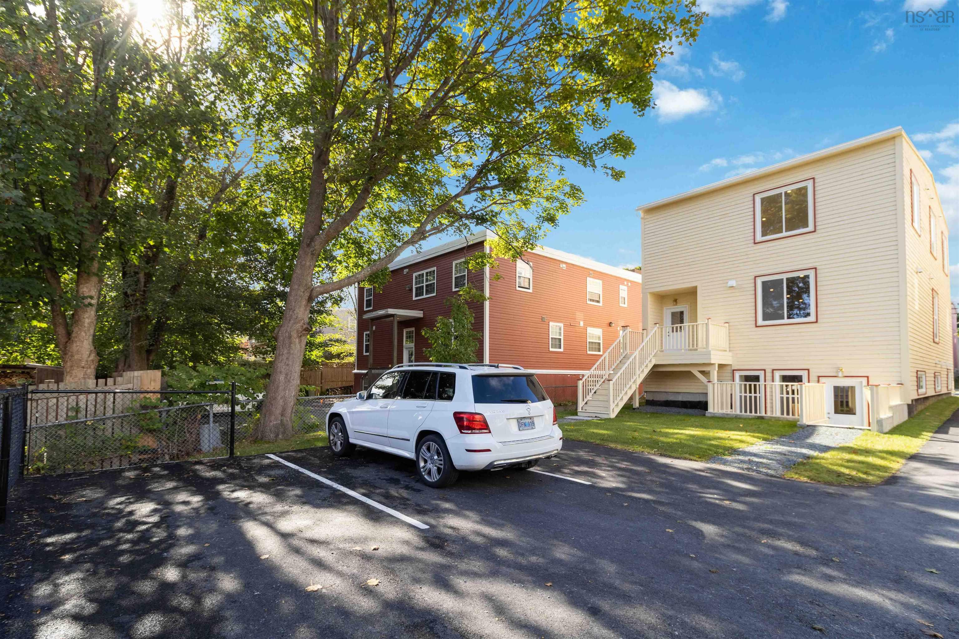 $1,400,000.00: 2721 Northwood Terrace, Halifax