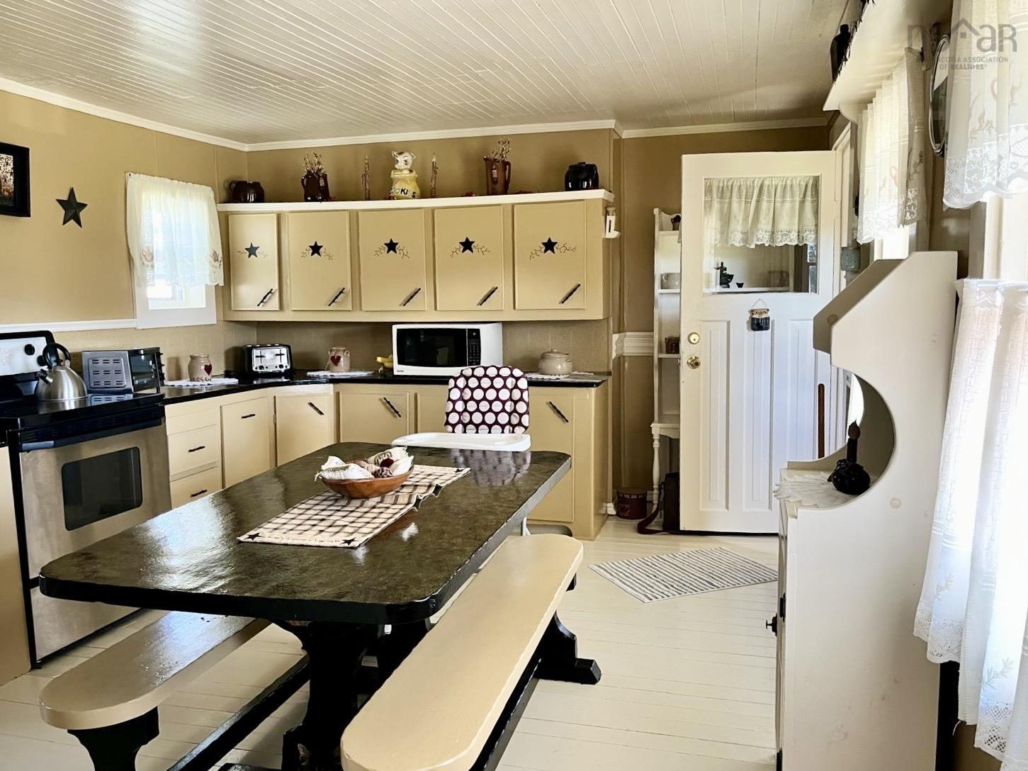 $235,000.00: 7066 Highway 3, Central Woods Harbour
