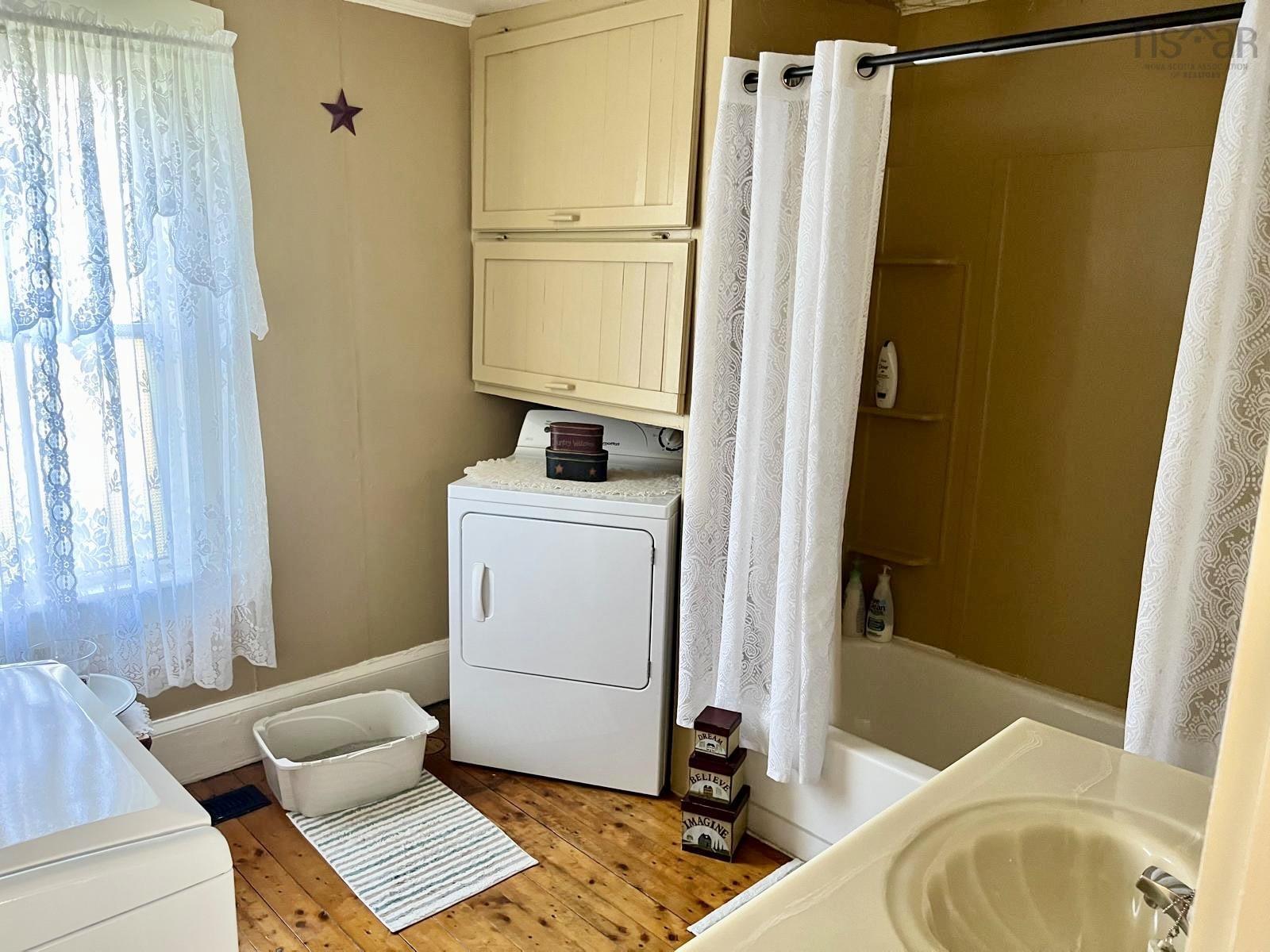 $235,000.00: 7066 Highway 3, Central Woods Harbour