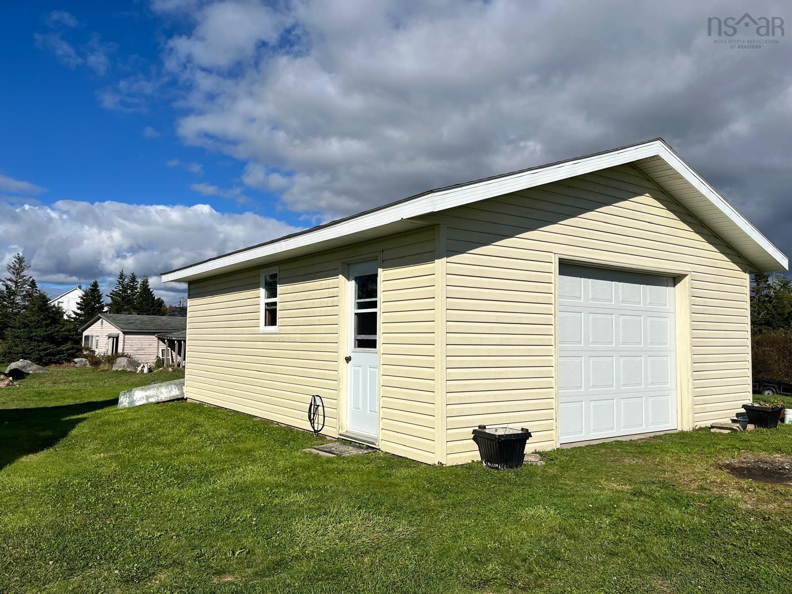 $235,000.00: 7066 Highway 3, Central Woods Harbour
