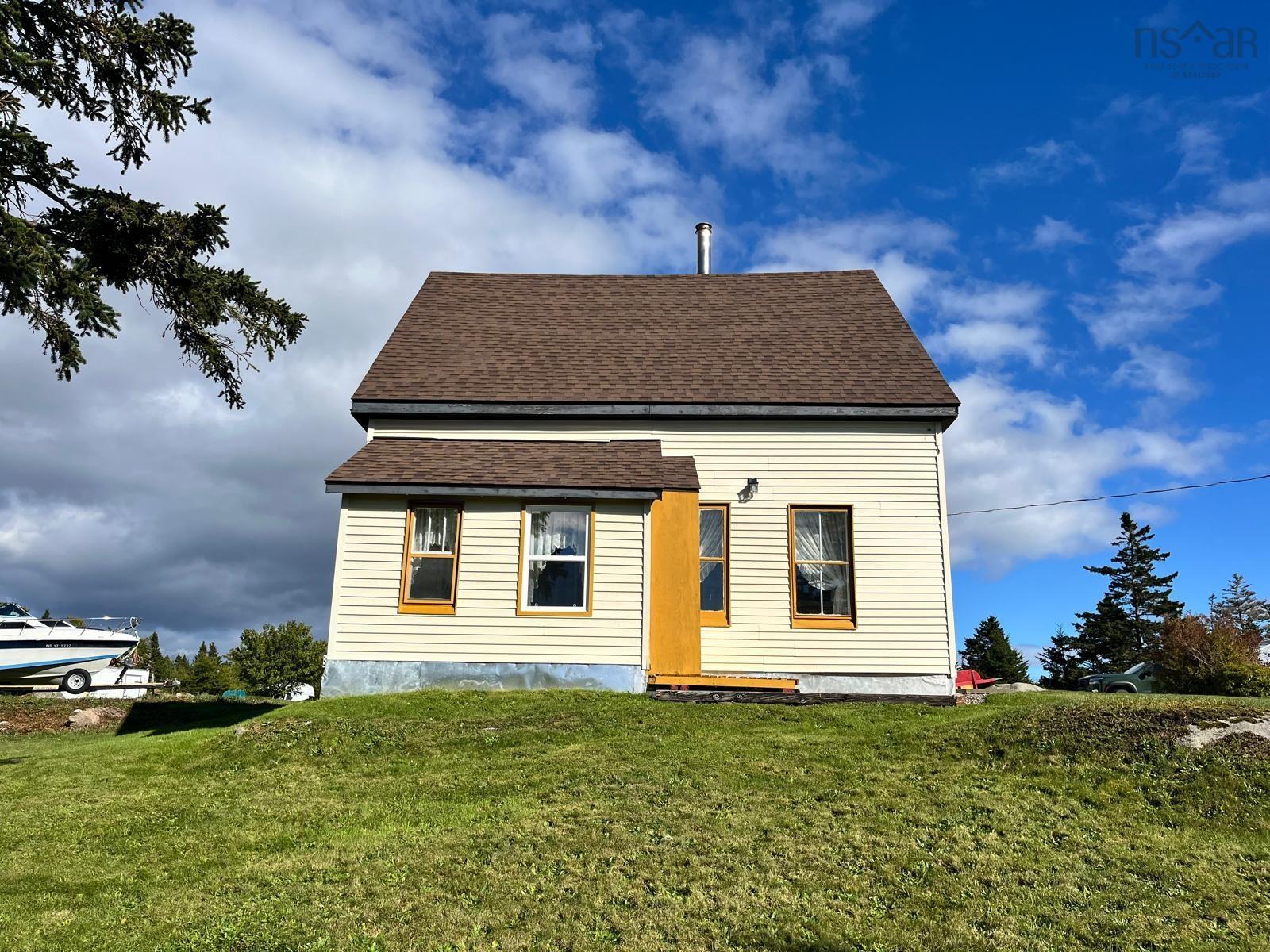 $235,000.00: 7066 Highway 3, Central Woods Harbour