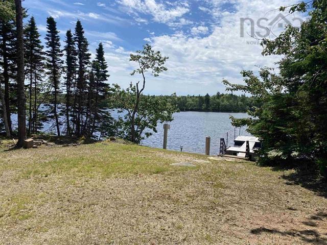 $499,900.00: Highway 7, Lake Charlotte