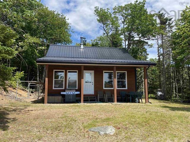 $499,900.00: Highway 7, Lake Charlotte