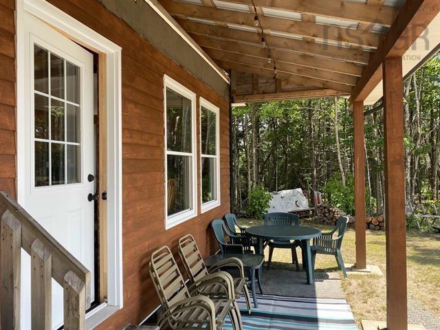 $499,900.00: Highway 7, Lake Charlotte