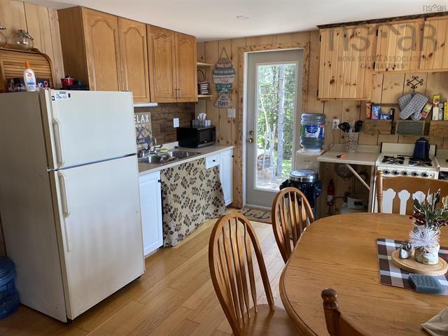 $499,900.00: Highway 7, Lake Charlotte