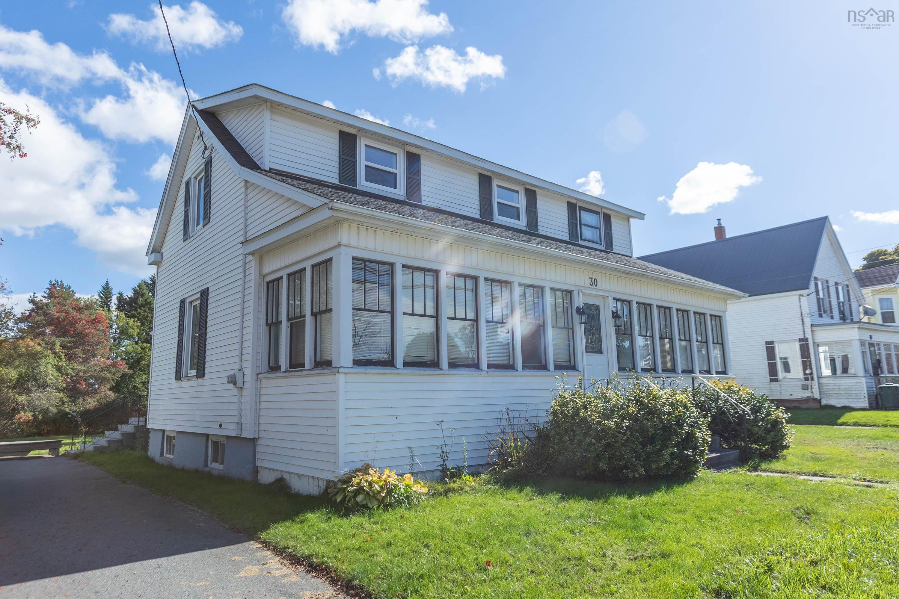 $224,900.00: 30 Victoria Street W, Amherst