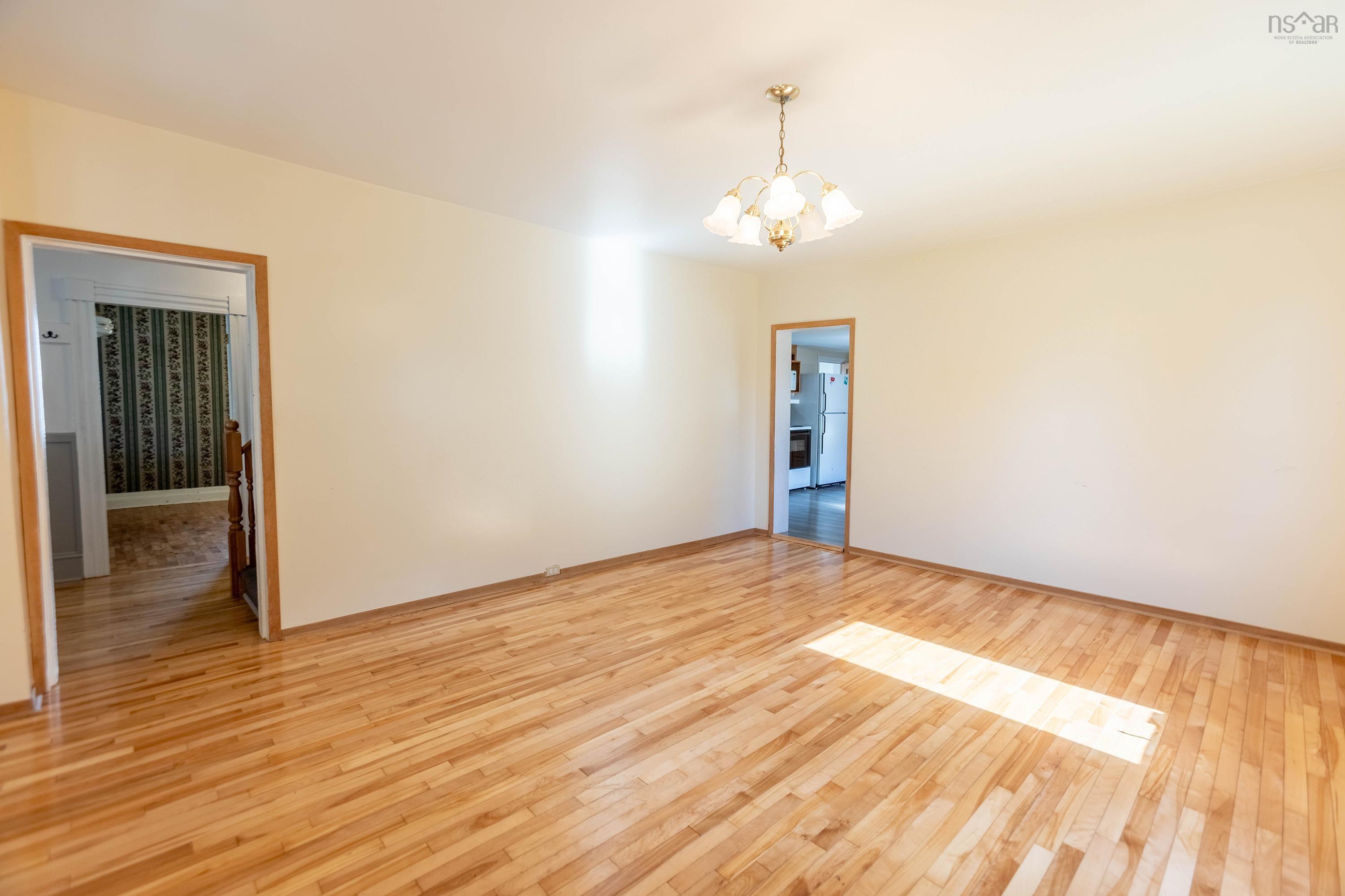 $224,900.00: 30 Victoria Street W, Amherst
