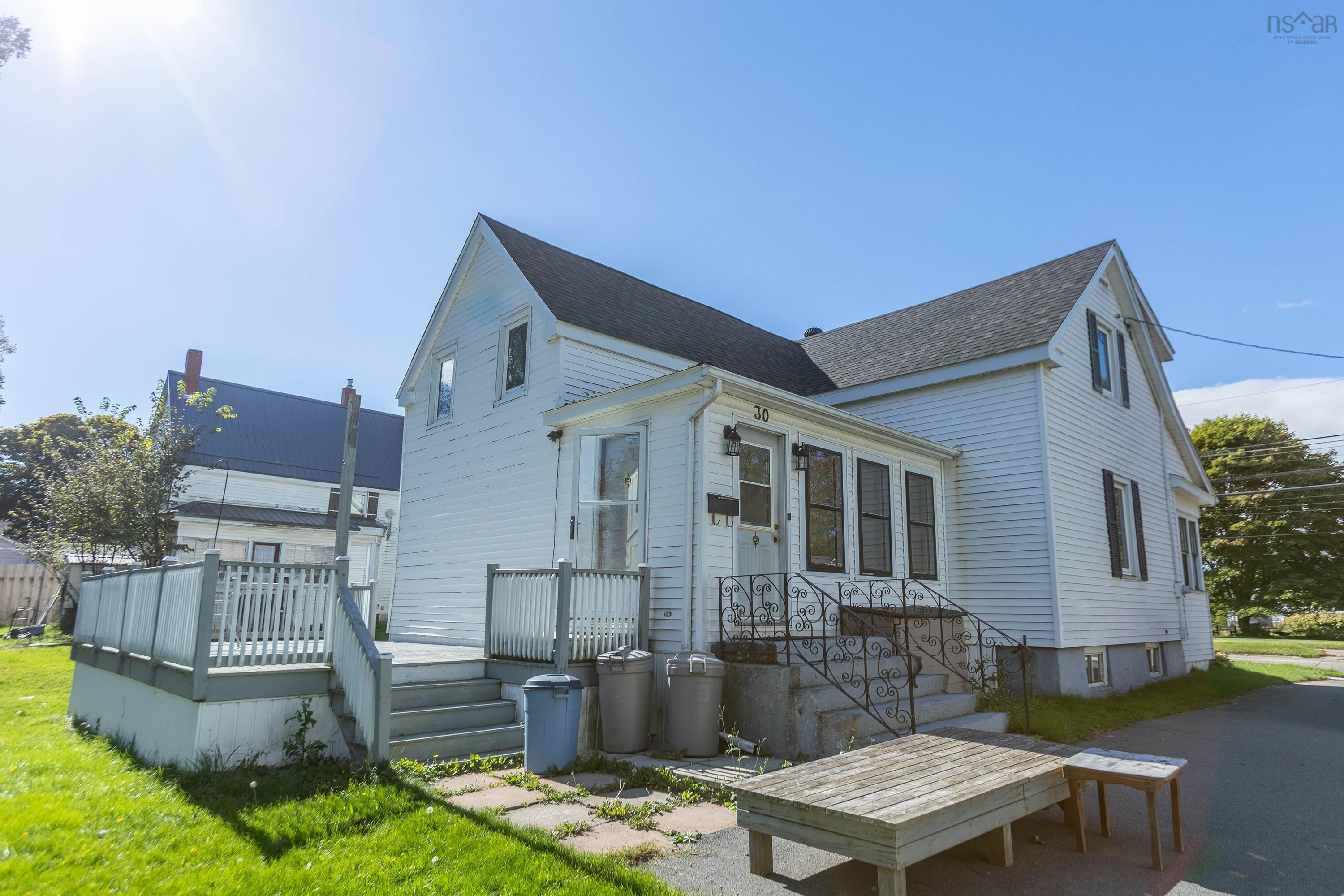 $224,900.00: 30 Victoria Street W, Amherst
