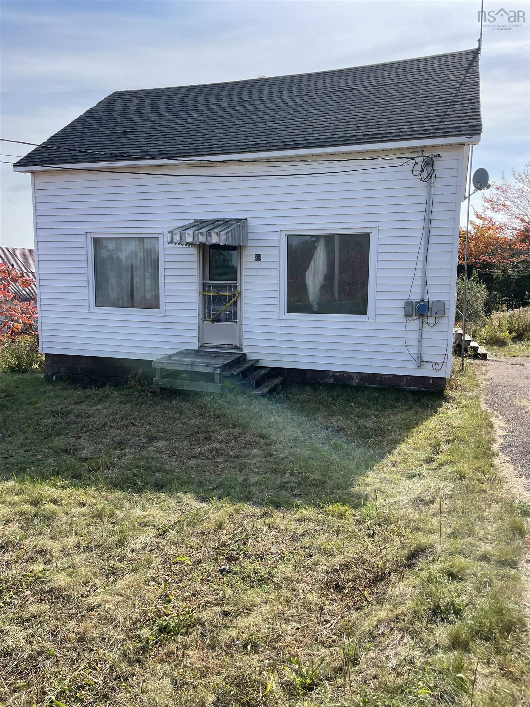 $49,900.00: 33 South Street, Springhill