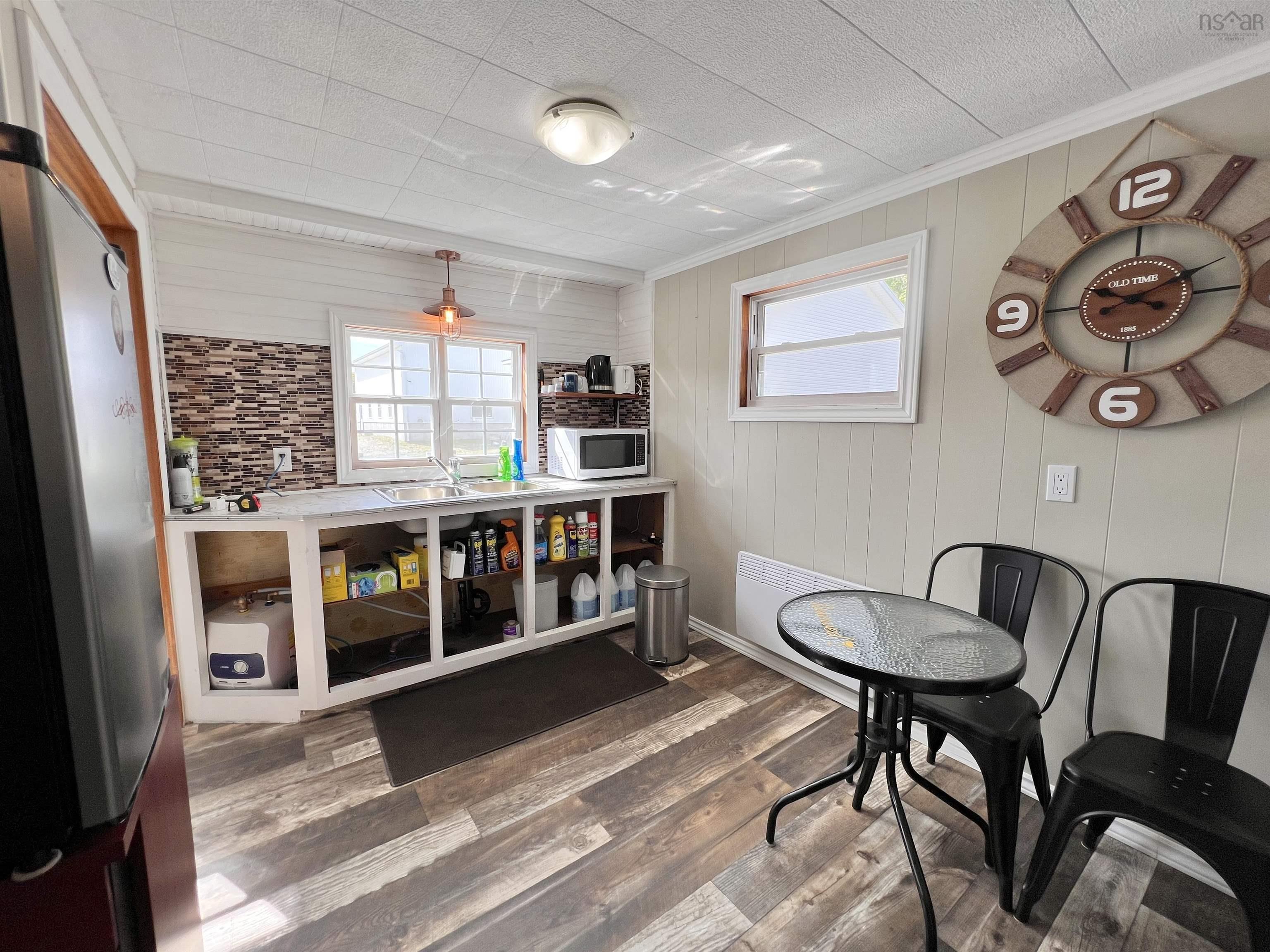 $385,000.00: 398 Oak Park Road, Oak Park