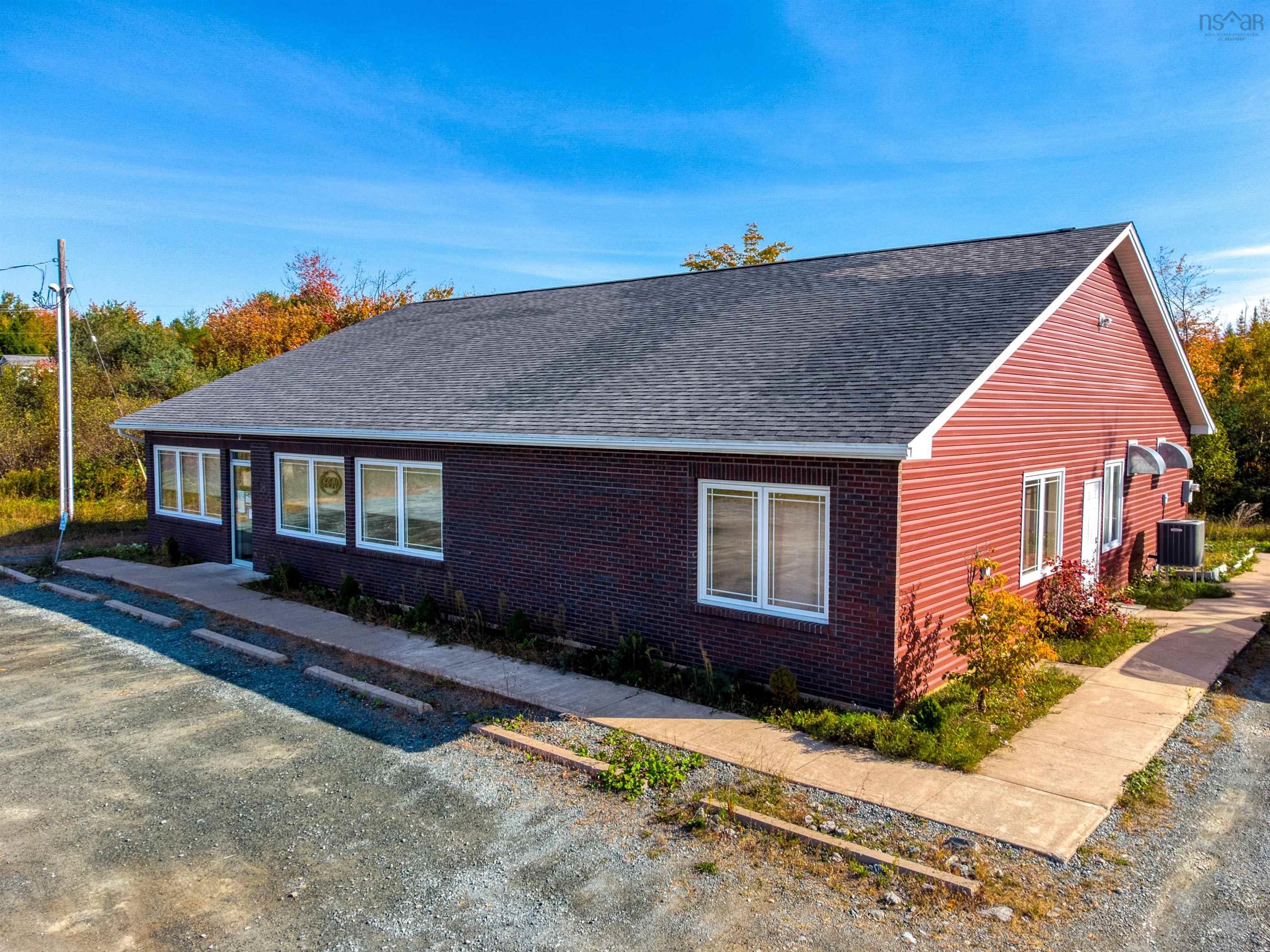 $999,900.00: 324 Porters Lake Station Road, Porters Lake
