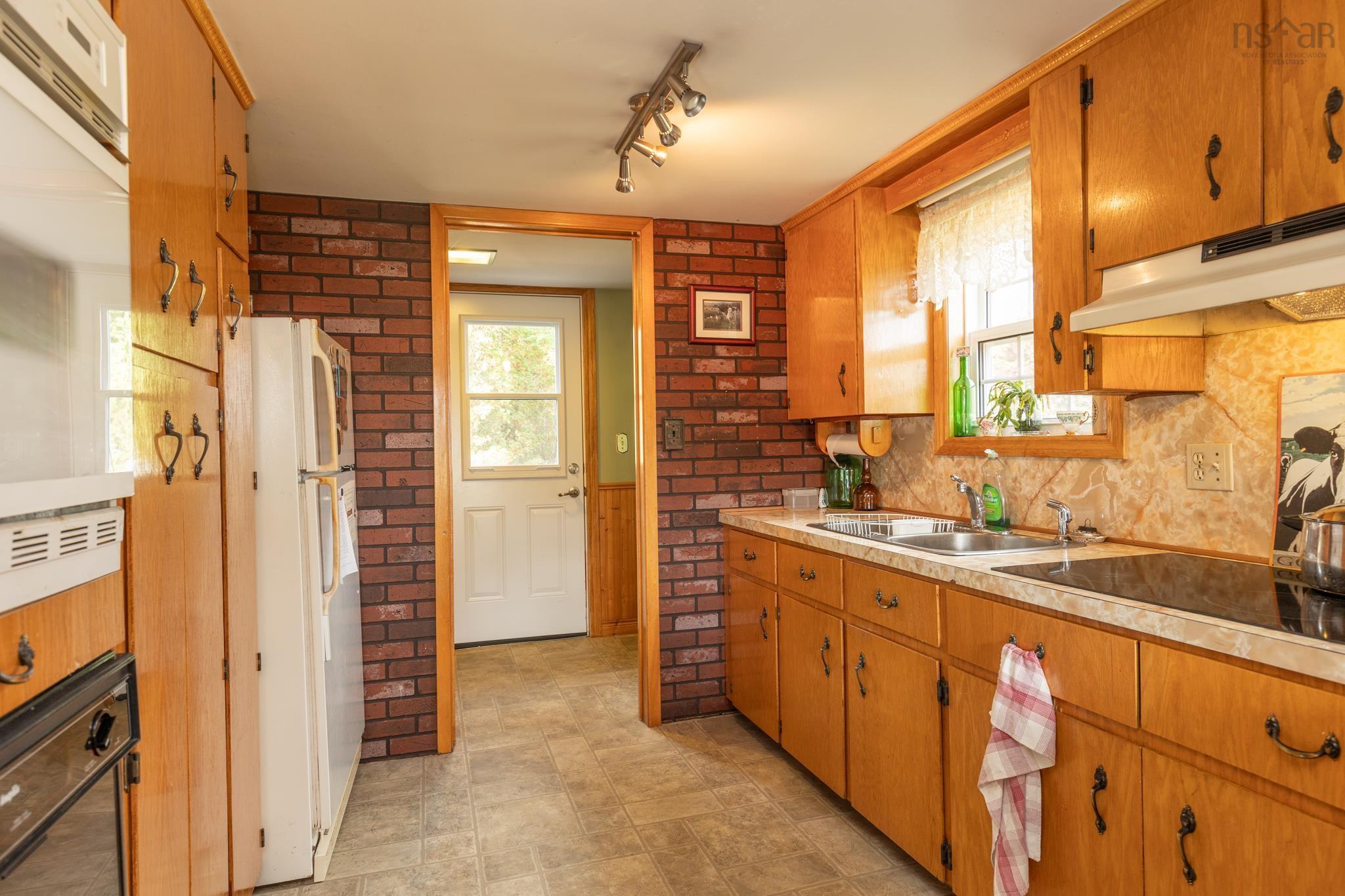$409,900.00: 5767 Highway 340, Forest Glen