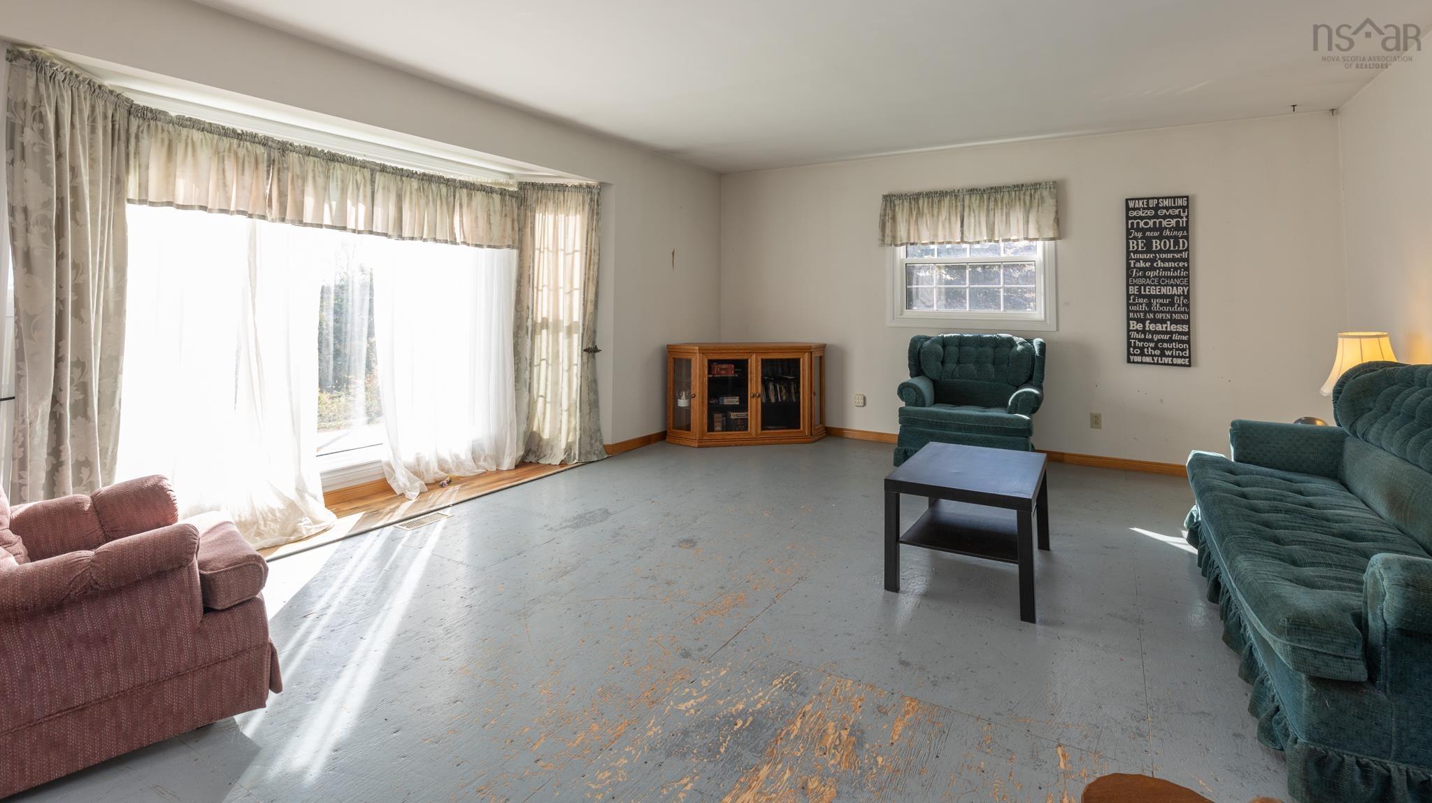 $409,900.00: 5767 Highway 340, Forest Glen