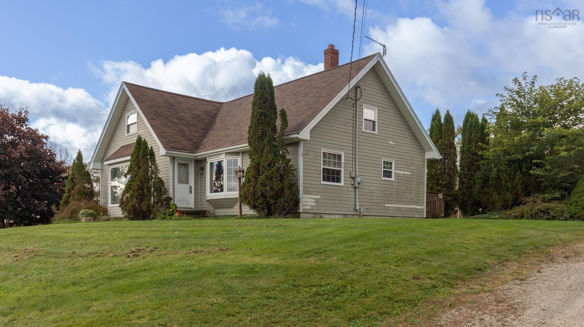 $409,900.00: 5767 Highway 340, Forest Glen
